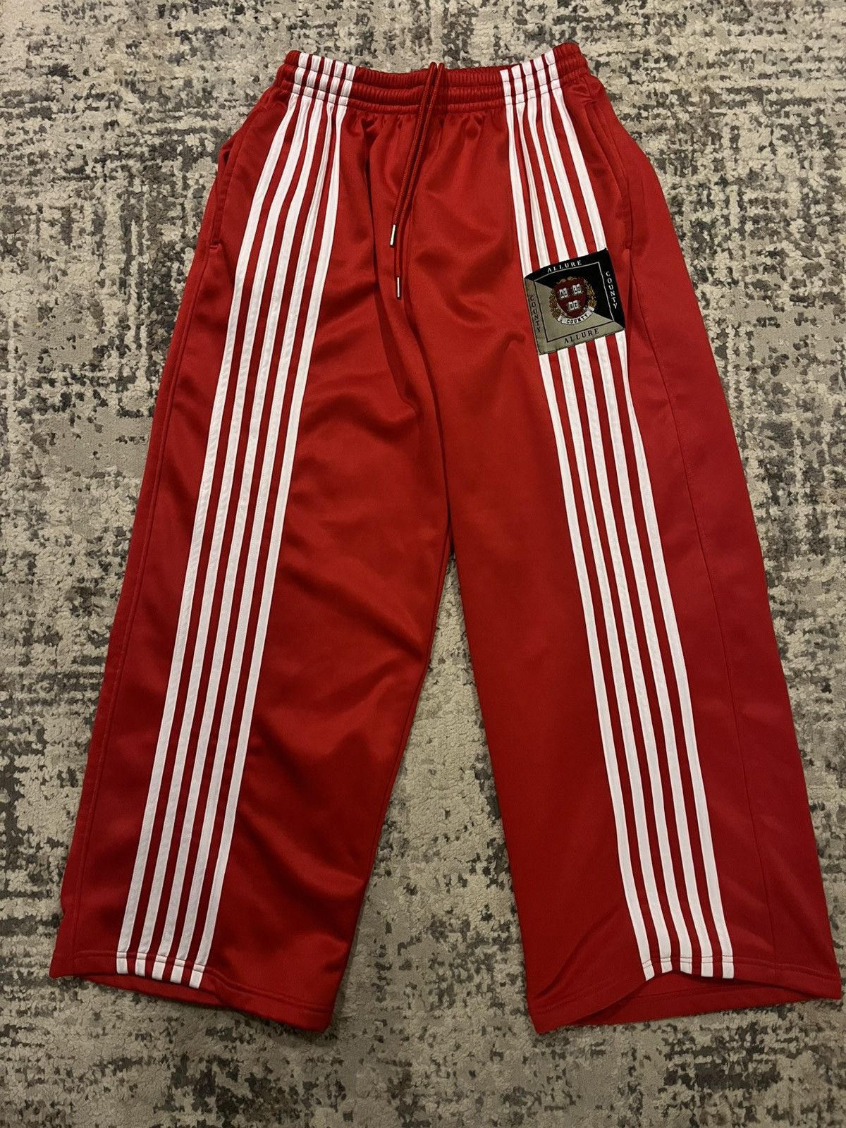 Other Allure County track sweats color red size large Size US 32 / EU 48 - 1 Thumbnail