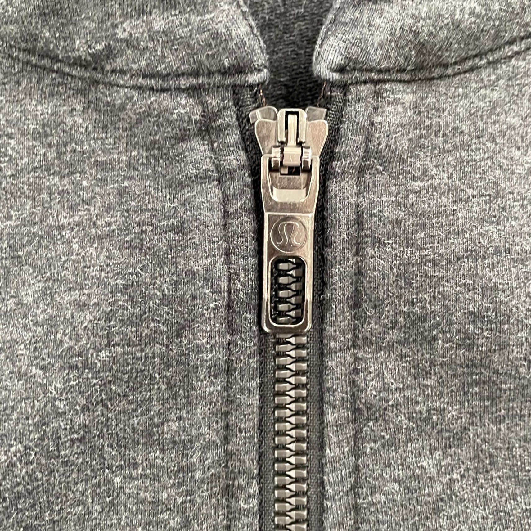 Lululemon VINTAGE Lululemon Hoodie Adult Medium Gray Full Zip Pockets Sports & Outdoor Mens M Size US M / EU 48-50 / 2 - 6 Thumbnail