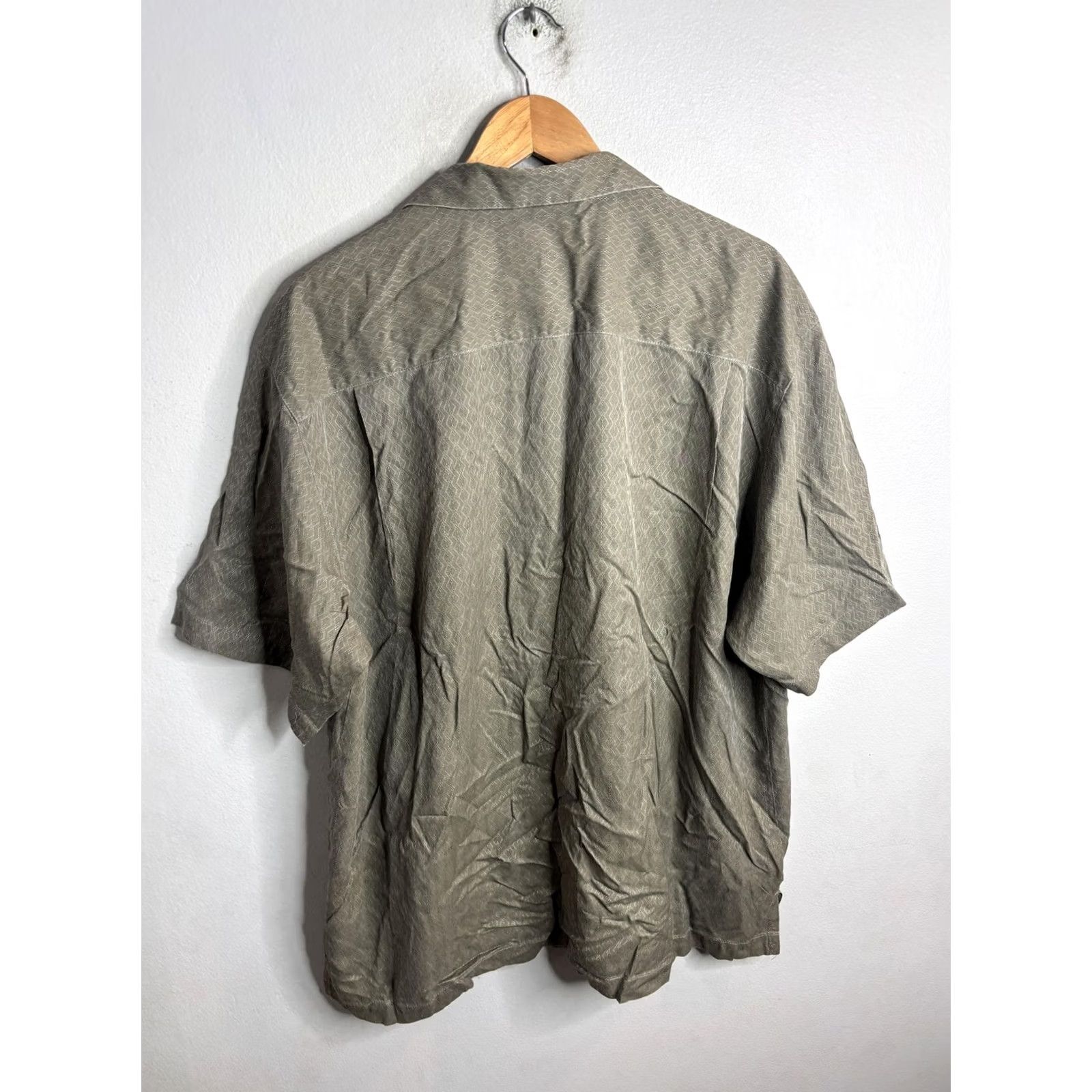 Tommy Bahama Tommy Bahama Shirt Mens XL Green Silk Geometric Camp Button Front Short Sleeve Size US XL / EU 56 / 4 - 5 Thumbnail