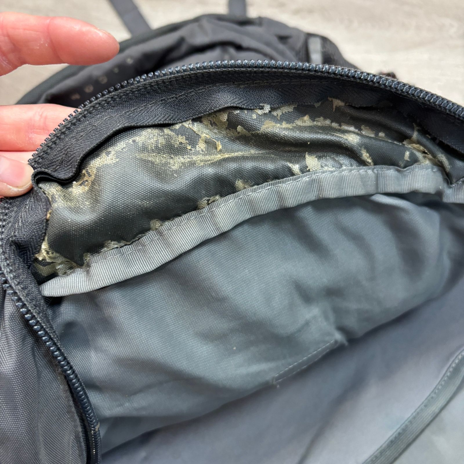 The North Face Rare The North Face TNF Recon Daypack Backpack Hiking Gorp Size ONE SIZE - 9 Thumbnail