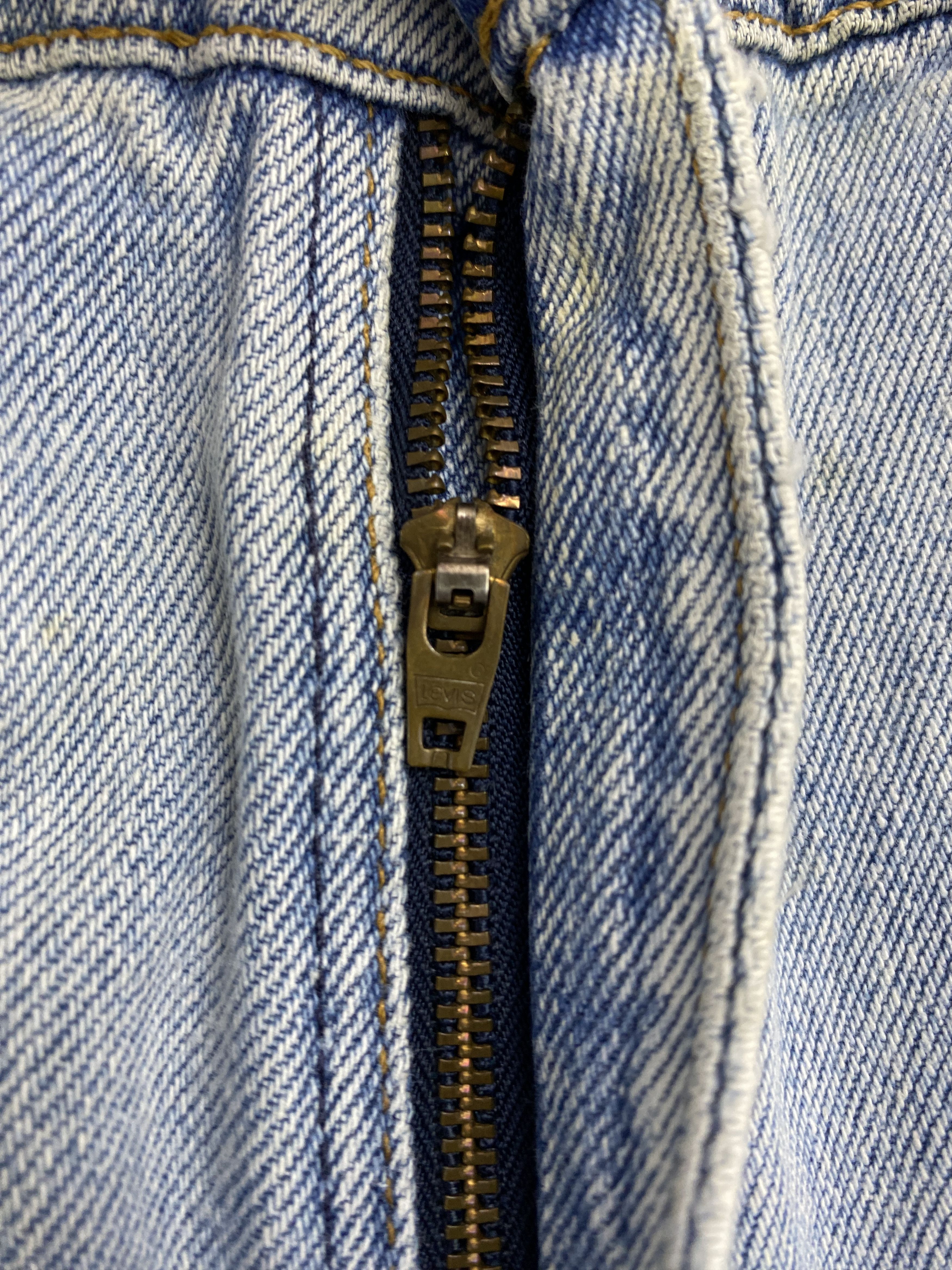 Levi's × Vintage Light Blue Washed Vintage Levis 551 Jeans Size US 28 / EU 44 - 9 Thumbnail