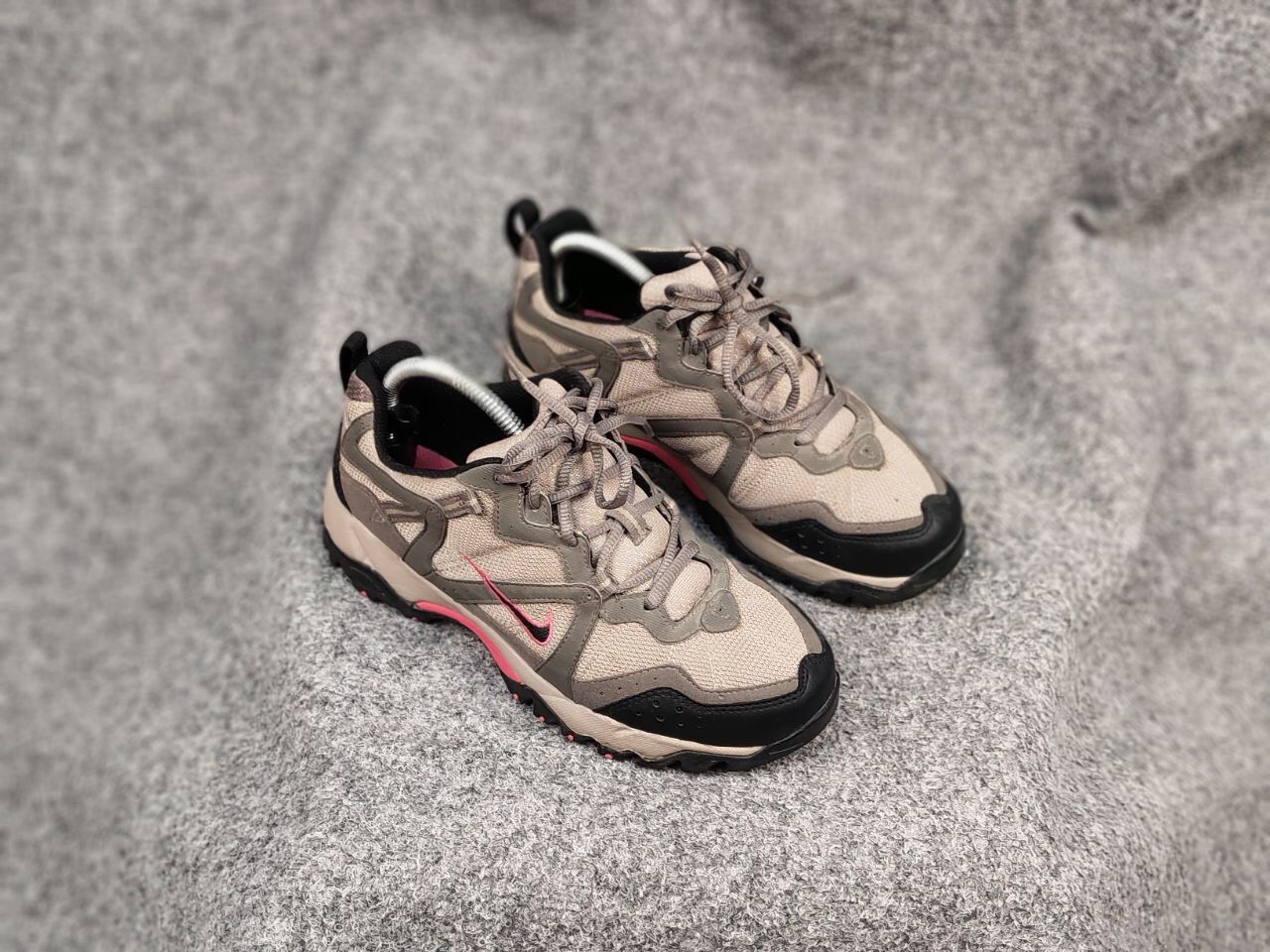 Nike ACG Vintage Nike ACG All-Trac Hiking Women's Sneaker Size US 7 / IT 37 - 4 Thumbnail