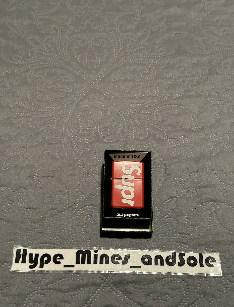 Supreme × Zippo NEW Supreme Logo Zippo - Red Size ONE SIZE - 4 Thumbnail