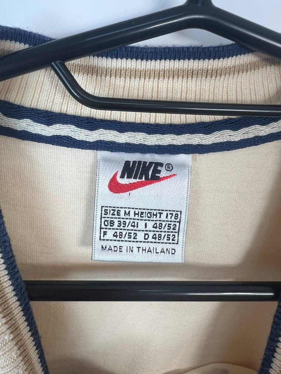 Nike Nike vintage 90s beige center logo swoosh tee shirt size M Size US M / EU 48-50 / 2 - 3 Thumbnail