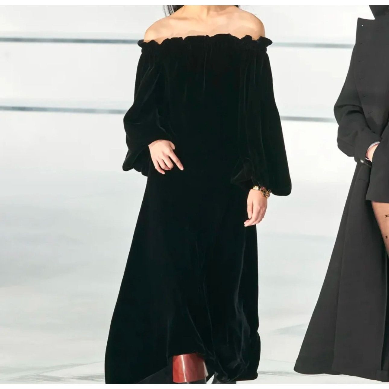 Chanel NWT Chanel Black Free Shoulder Midi Dress Sz.42 Size M / US 6-8 / IT 42-44 - 1 Thumbnail