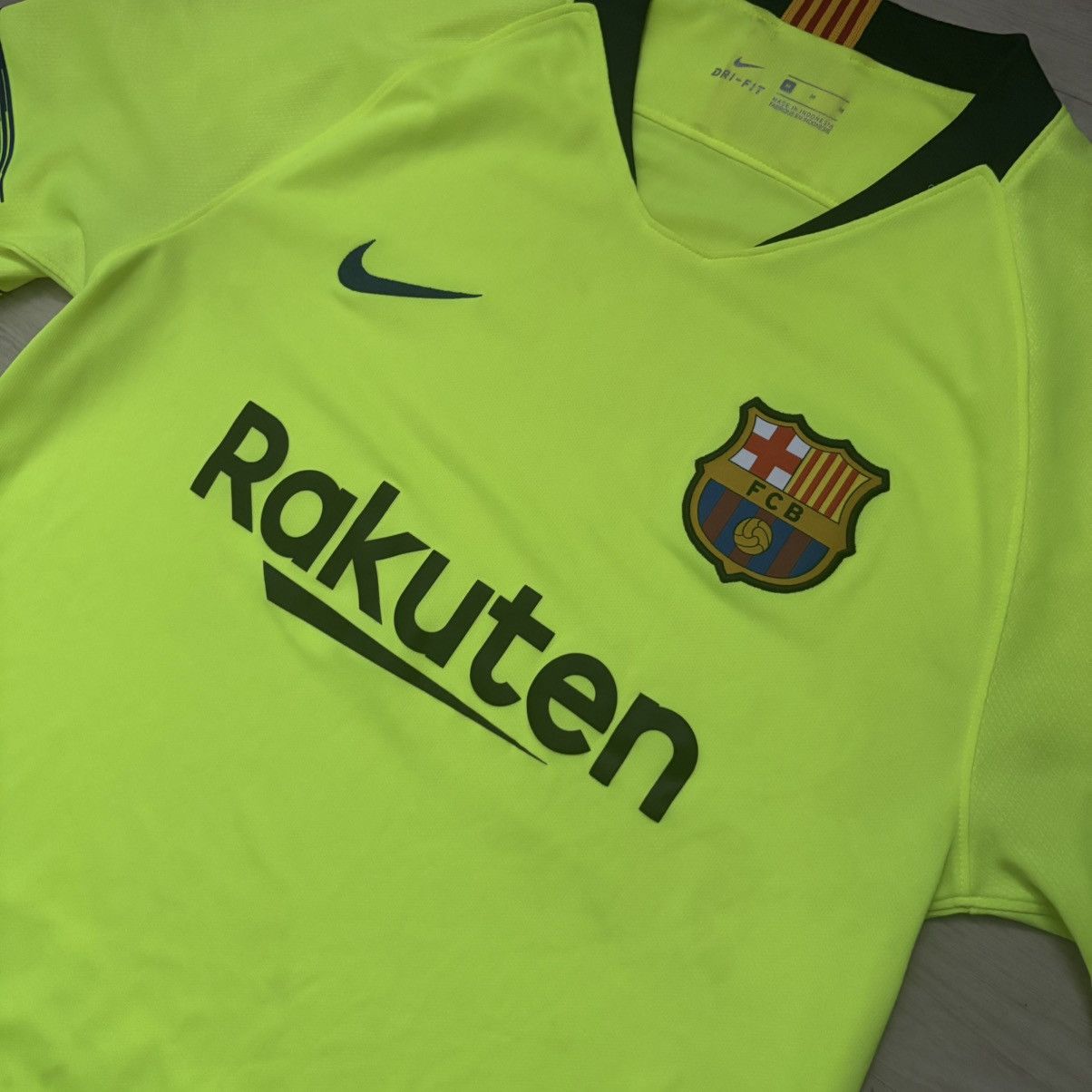 Nike Nike FC Barcelona 18/19 Third Kit Size US M / EU 48-50 / 2 - 2 Thumbnail