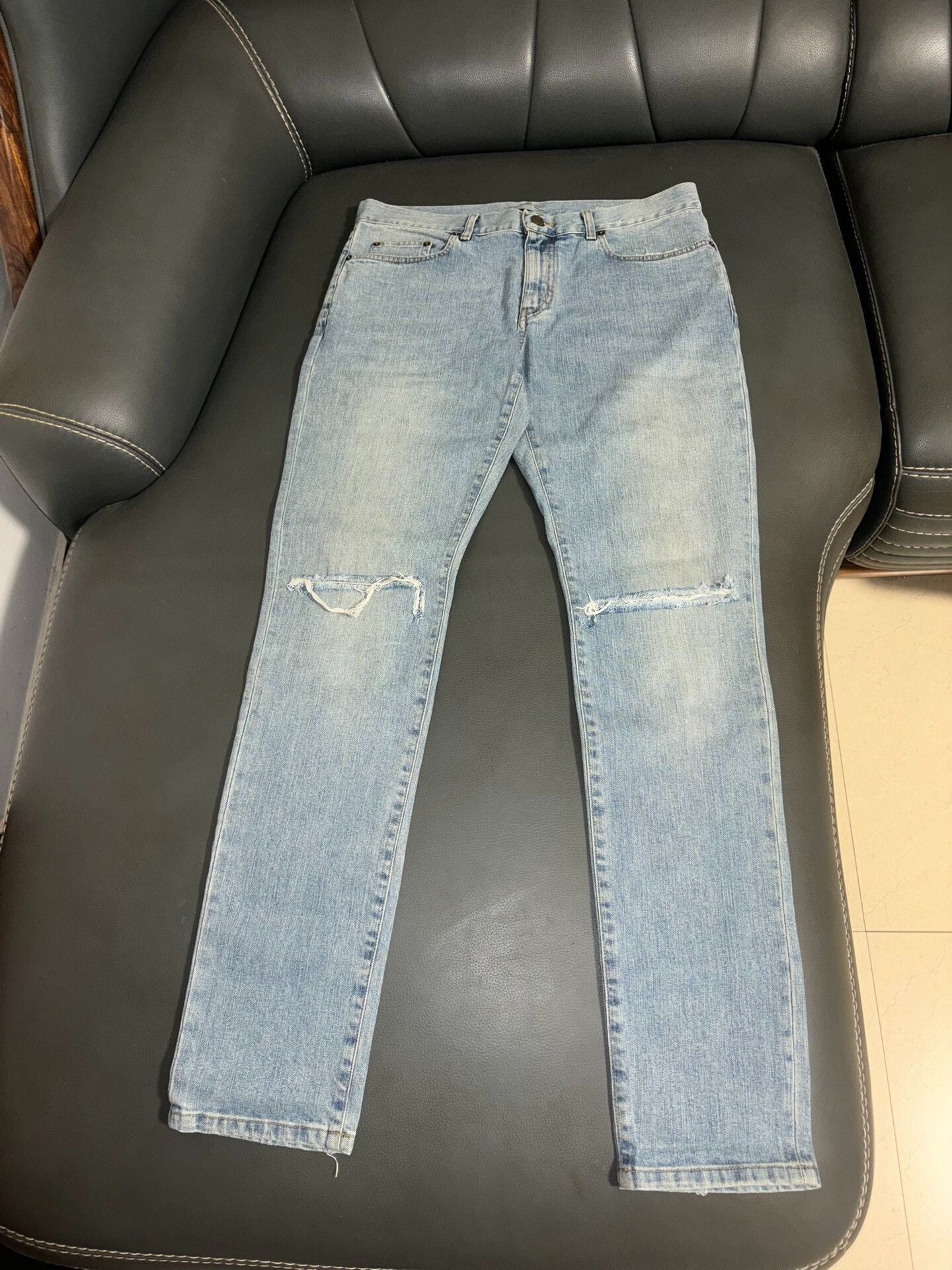 Saint Laurent Paris saint laurent ripped knee denim pants Size US 33 - 1 Thumbnail