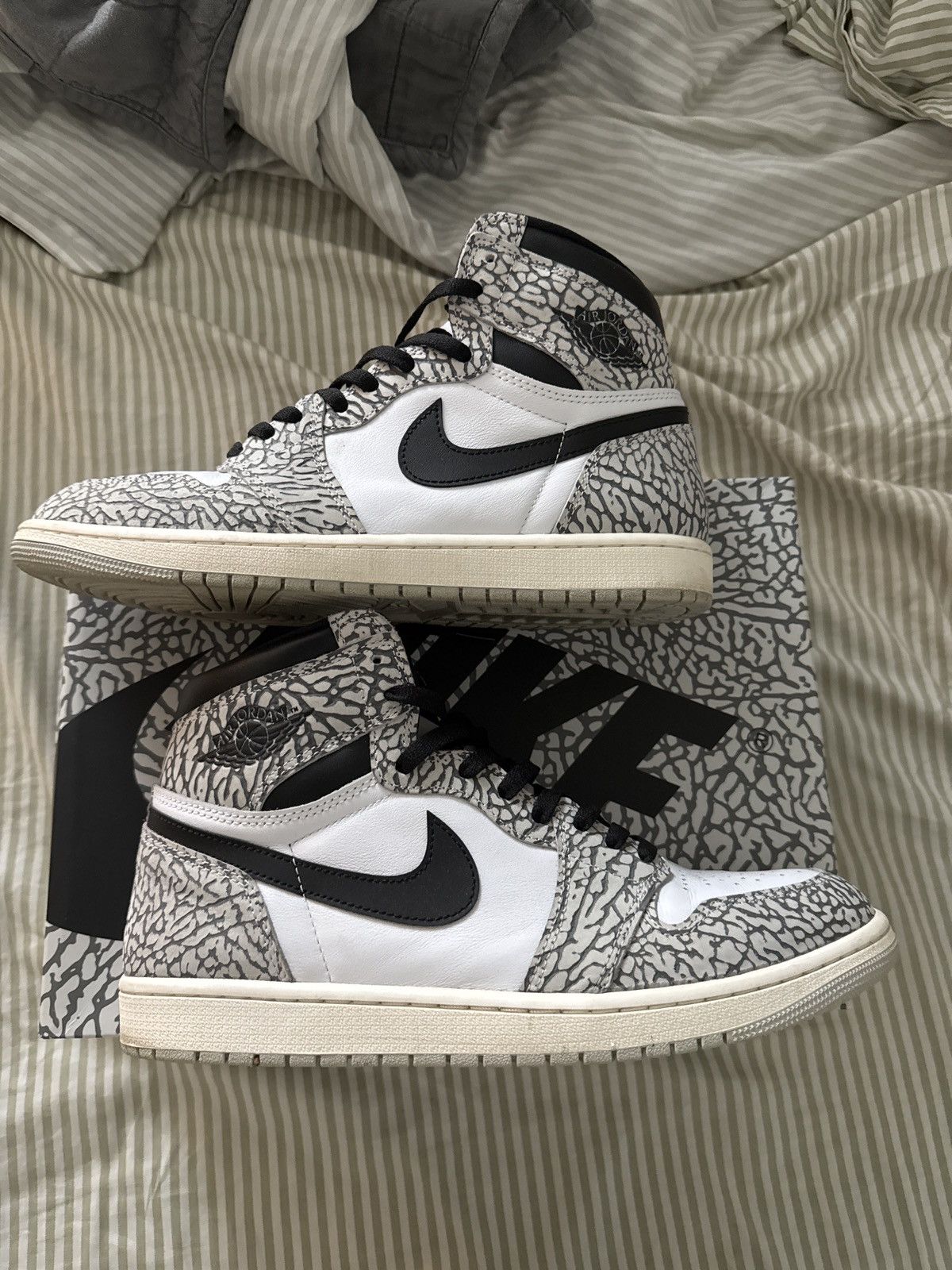 Jordan Brand Air Jordan 1 White Cement Size US 11.5 / EU 44-45 - 1 Thumbnail