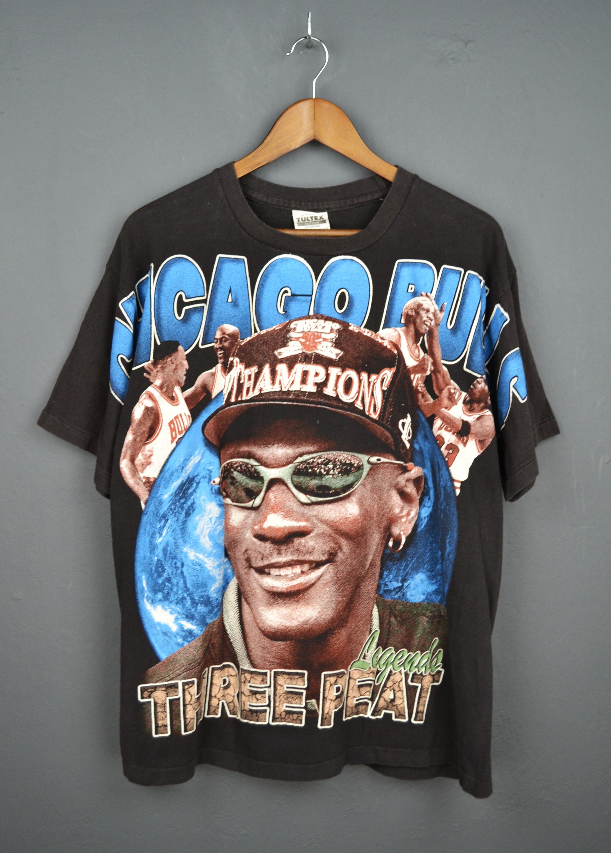 Other Chicago Bulls Michael Jordan Three Peats Bootleg T-shirt XL Size US XL / EU 56 / 4 - 1 Thumbnail