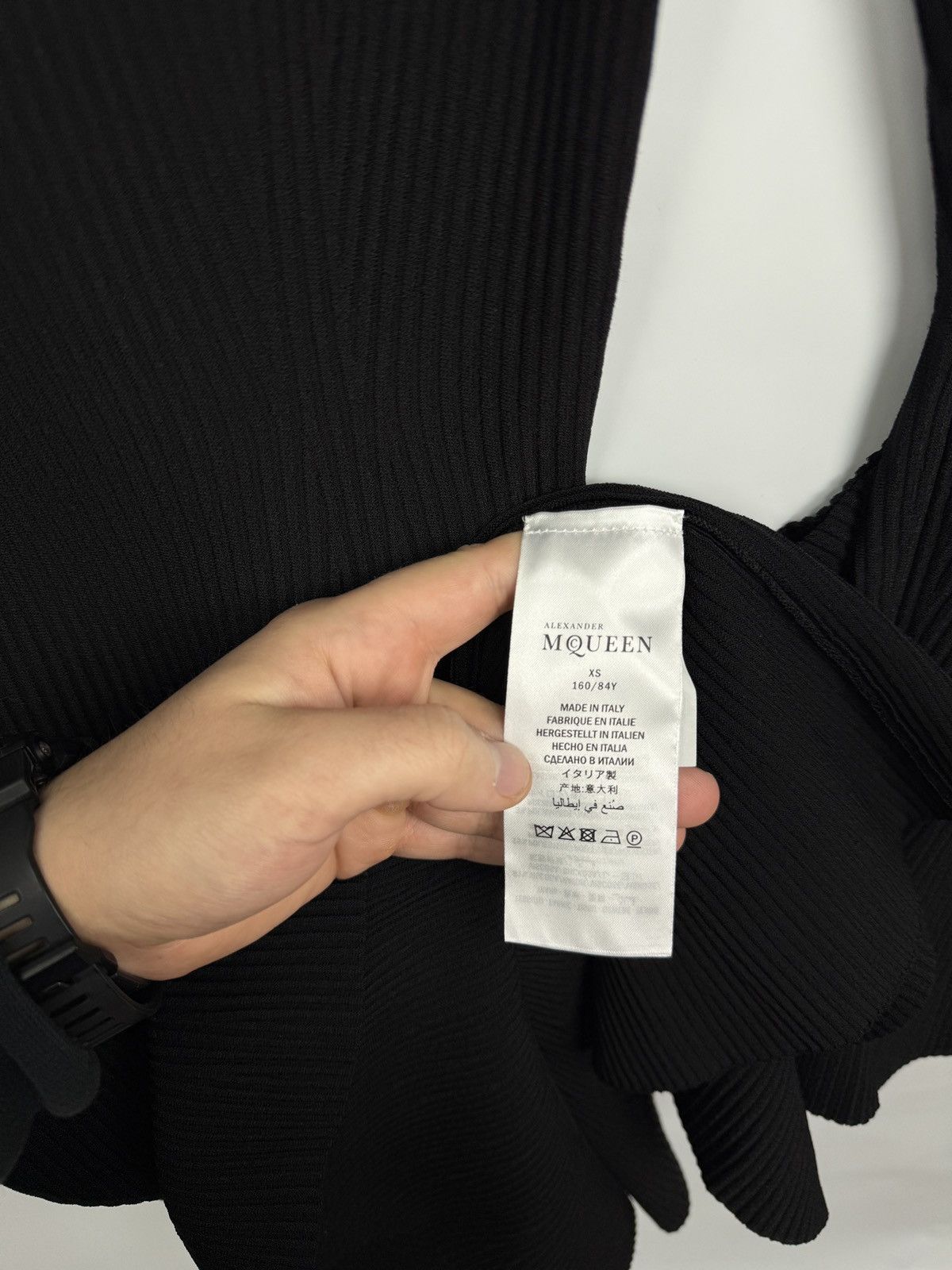Alexander McQueen 🇮🇹 RRP $2490 Alexander McQueen Black Cut-Out Sleeve Dress Size XS / US 0-2 / IT 36-38 - 8 Thumbnail