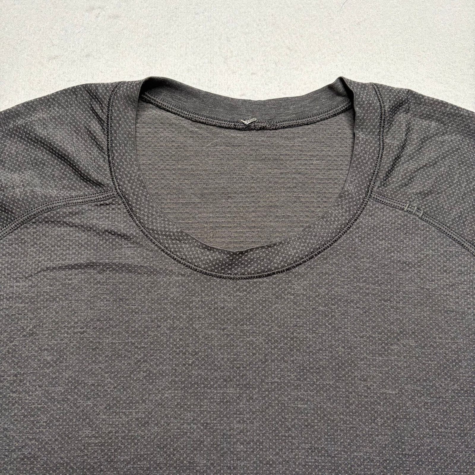 Lululemon Lululemon Men’s Metal Vent Tech Athletic Shirt XL Size US XL / EU 56 / 4 - 3 Thumbnail