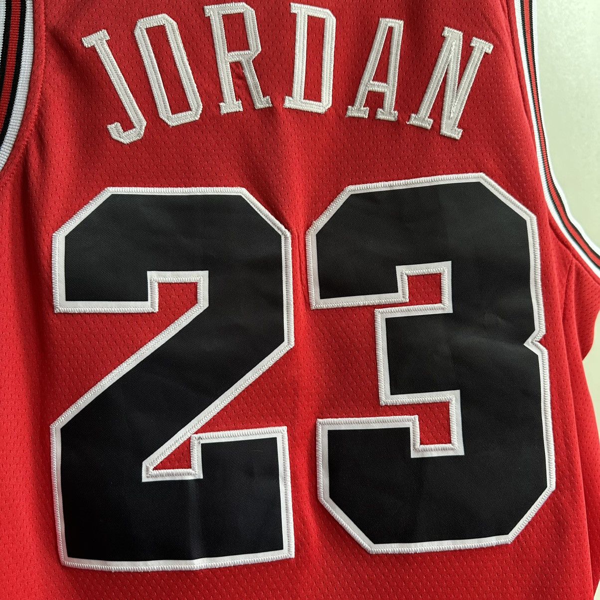 Nike Nike NBA Michael Jordan #23 Chicago Bulls Jersey Size US M / EU 48-50 / 2 - 5 Thumbnail