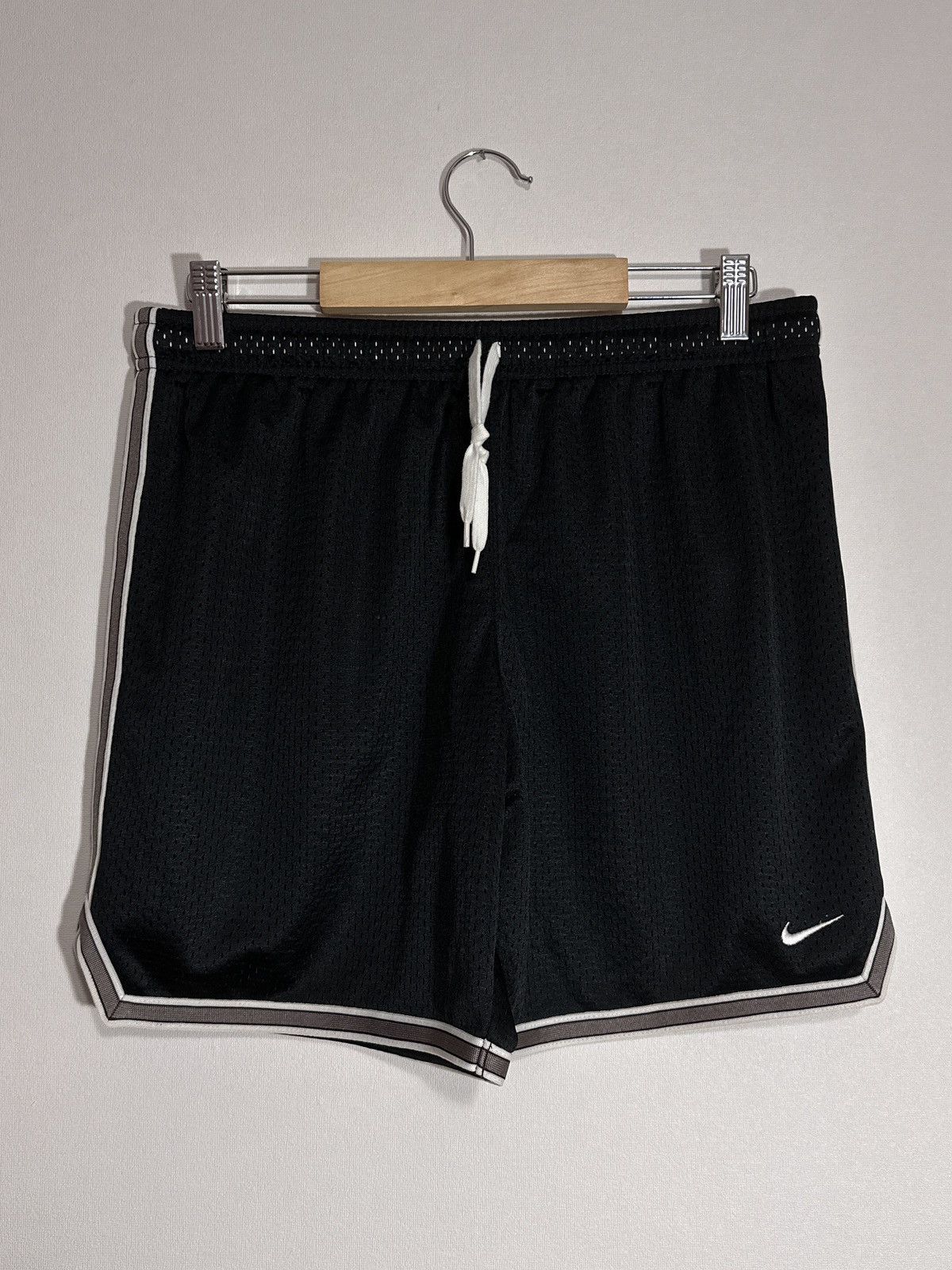 Nike Nike Athletic Women Running Shorts Y2K Size 27" / US 4 / IT 40 - 1 Thumbnail