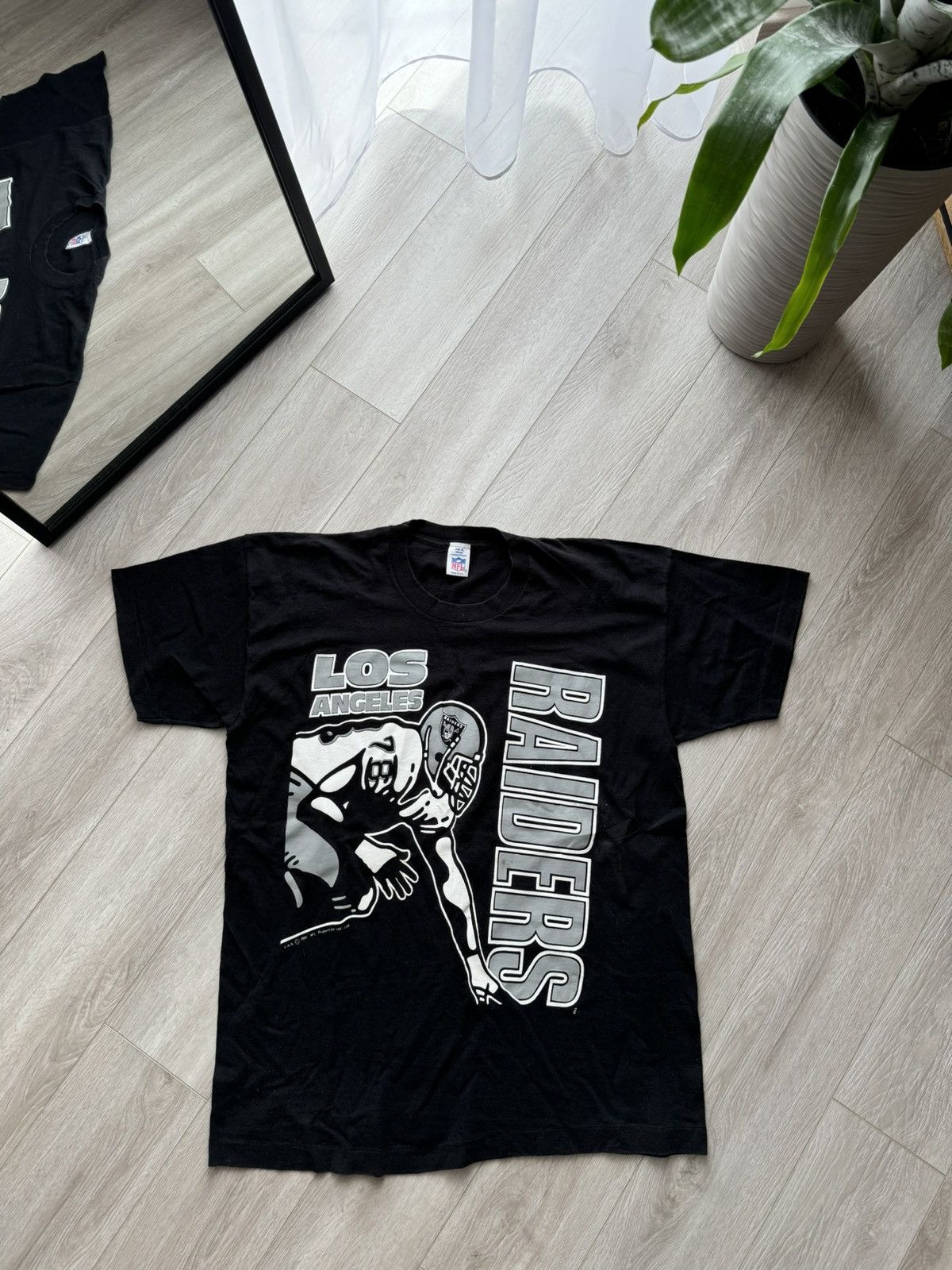 Vintage Vintage 1991 Bo Jackson Las Vegas Raiders t shirt Size US XL / EU 56 / 4 - 1 Thumbnail