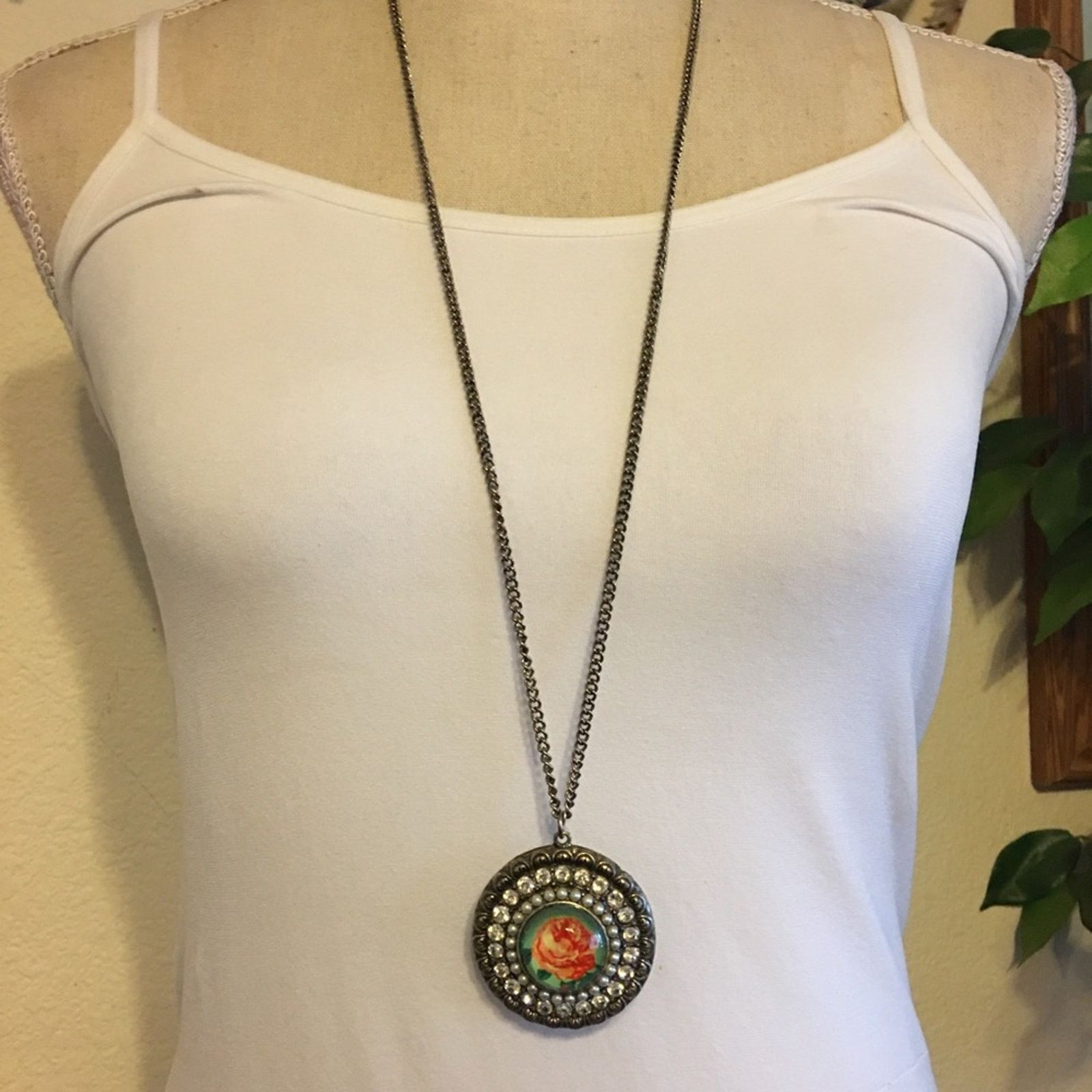Jewelry Aged Silver Tone Rose Medallion On Chain Necklace in Gold, Women's