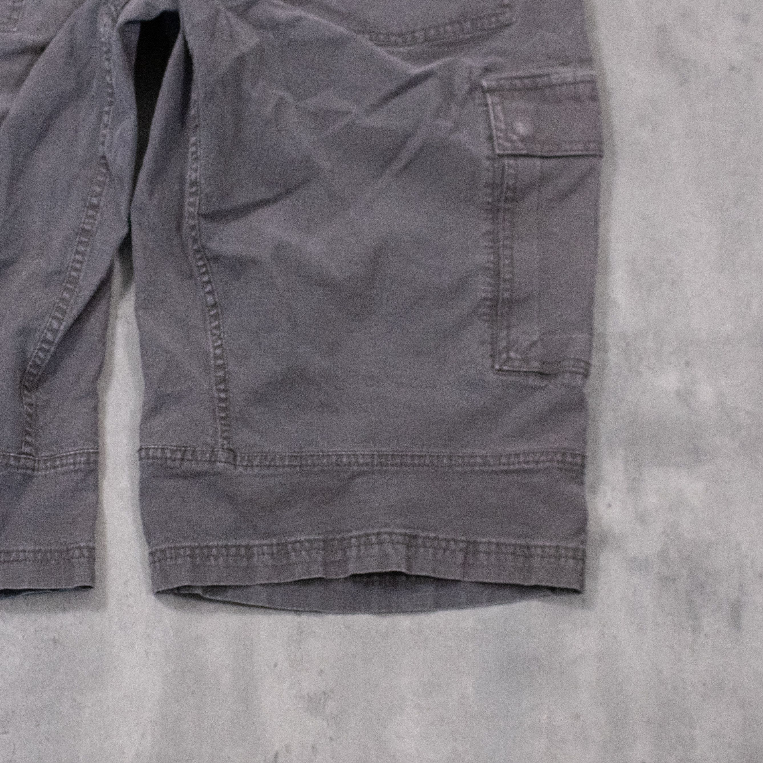 Mountain Equipment Company Y2K 2000's MEC Baggy Long Inseam Grey Shorts Size US 41 - 10 Thumbnail