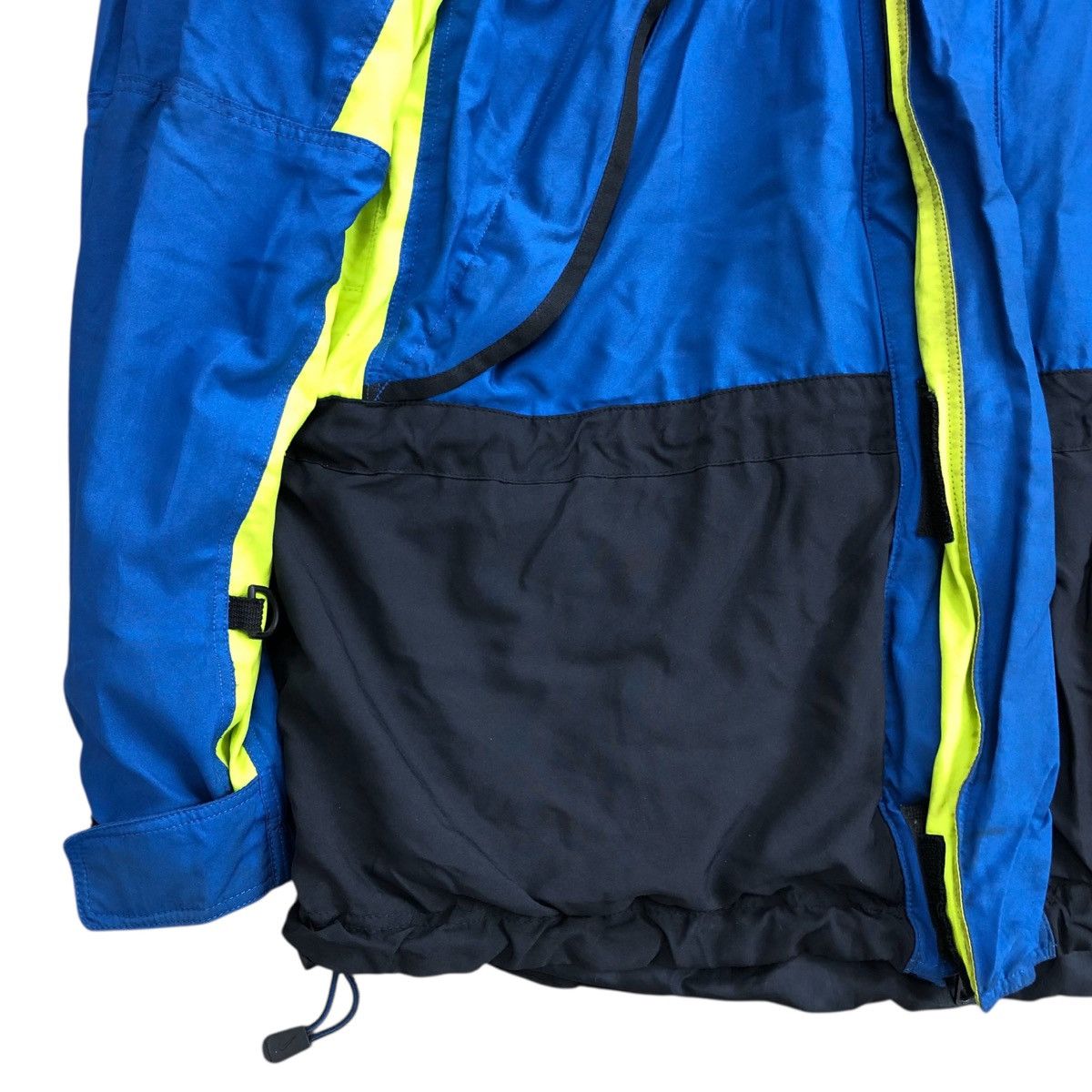 Nike Vtg Nike ACG 00s Lungs Era Waterproof Storm Fit Tech Jacket Size US M / EU 48-50 / 2 - 18 Thumbnail