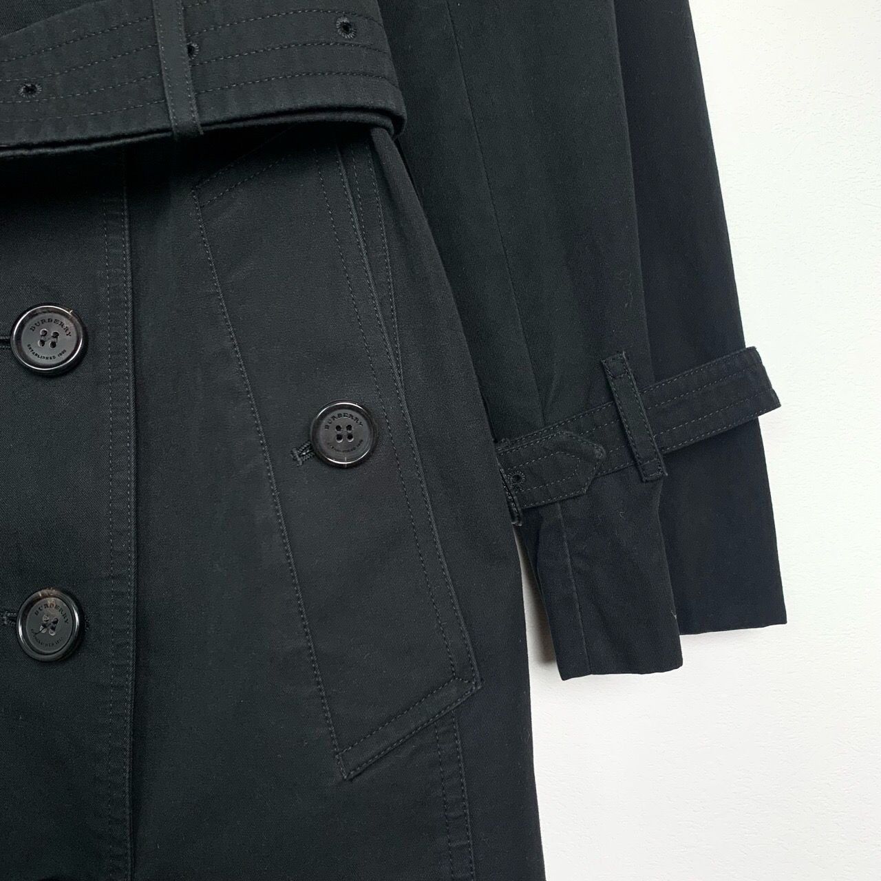 Burberry Burberry Black Double-Breasted Sandringham Trench Coat Size Size XS / US 0-2 / IT 36-38 - 5 Thumbnail