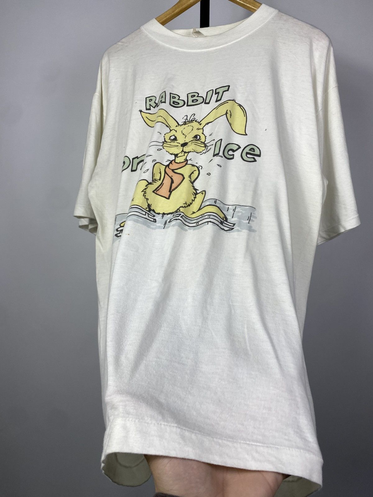 TEE JAYS Vintage 90s Animals Rabbit on Ice Y2K Tee Shirt Size US XXL / EU 58 / 5 - 3 Thumbnail