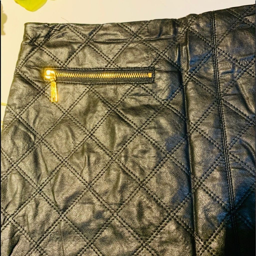 Other Carmen Marc Valvo faux leather skirt size 8 Size 30" / US 8 / IT 44 - 2 Thumbnail