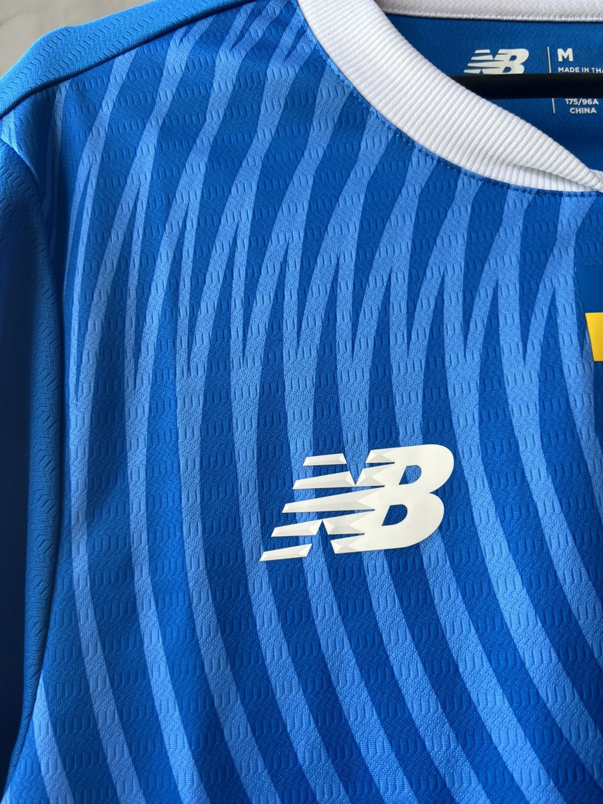 New Balance 2022/23 DYNAMO KYIV UKRAINE AWAY SOCCER JERSEY FOOTBALLSHIRT Size US M / EU 48-50 / 2 - 7 Thumbnail
