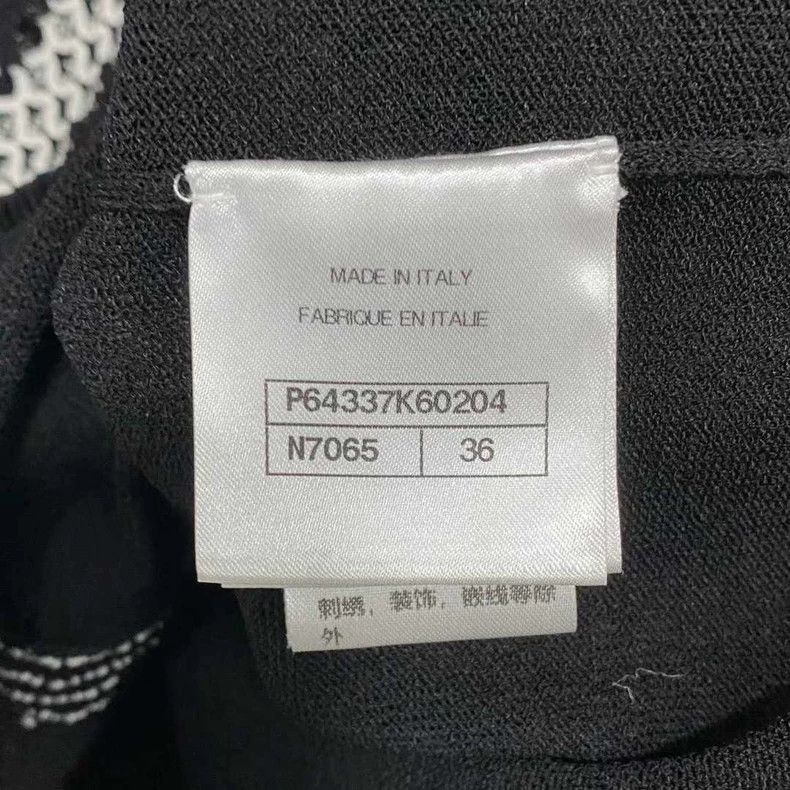 Chanel Chanel Black Cardigan with Chain Detail -2505 Size US M / EU 48-50 / 2 - 5 Thumbnail
