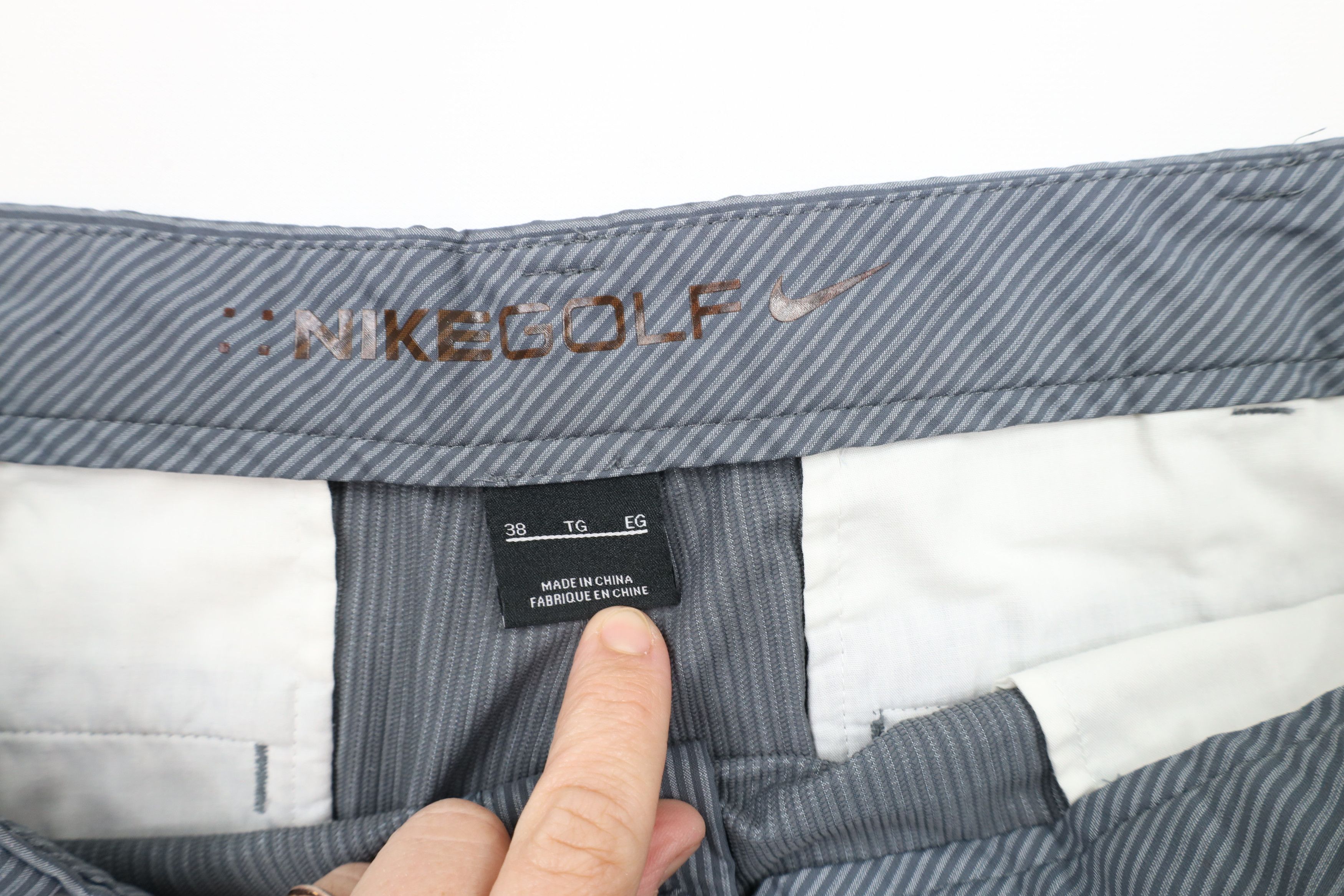 Nike × Vintage Nike Golf Flat Front Tech Golfing Chino Shorts Gray Size US 38 / EU 54 - 6 Thumbnail