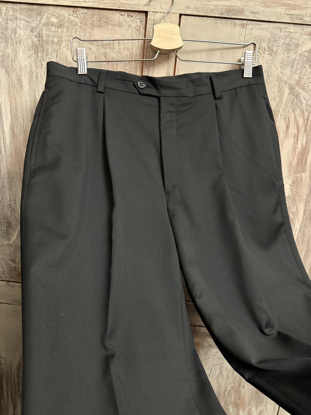 Yves Saint Laurent yves saint laurent black wool pleated pants vintage 42 men Size US 32 / EU 48 - 5 Thumbnail