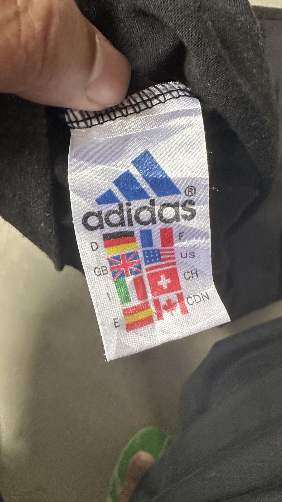 Adidas VINTAGE Y2K ADIDAS TEE Size US XL / EU 56 / 4 - 5 Thumbnail