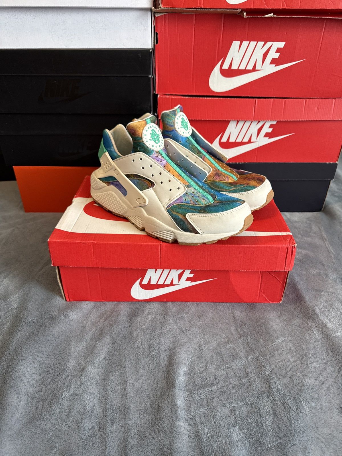 Nike NIKE AIR HUARACHE RUN PRINT Size US 12 / EU 45 - 1 Thumbnail