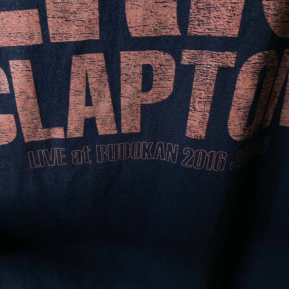 Band Tees Eric Clapton Slowhand Is Back Live In Japan Concert Tshirt Size US M / EU 48-50 / 2 - 4 Thumbnail