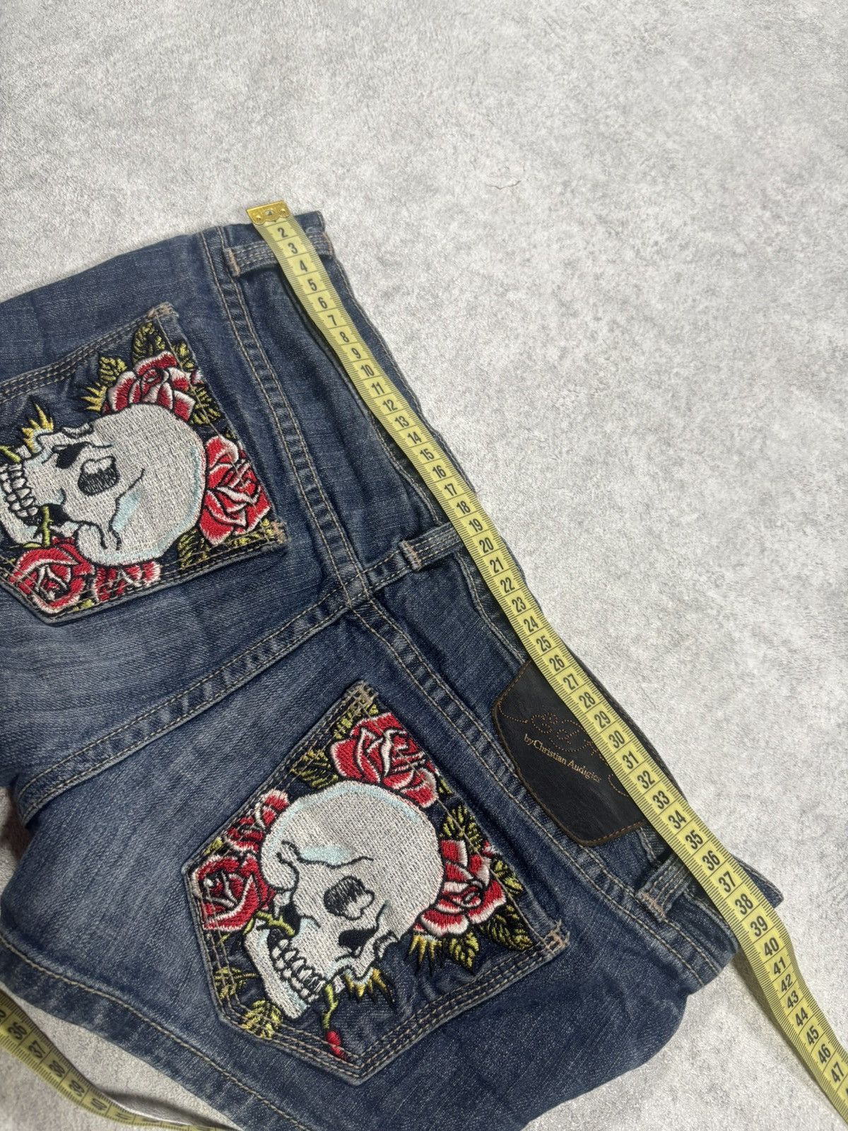 Ed Hardy Ed Hardy Low Rise Y2K Skull Roses Embroidered Denim Shorts Size 27" / US 4 / IT 40 - 10 Thumbnail