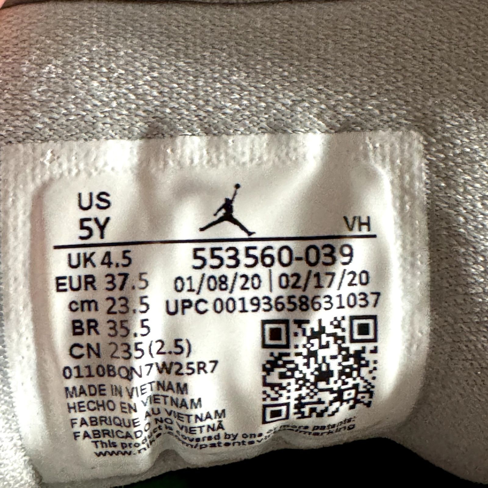 Jordan Brand × Nike Size 5 - Nike Air Jordan 1 Low GS Smoke Grey 2020 Shoes Size US 5 / EU 37 - 7 Thumbnail