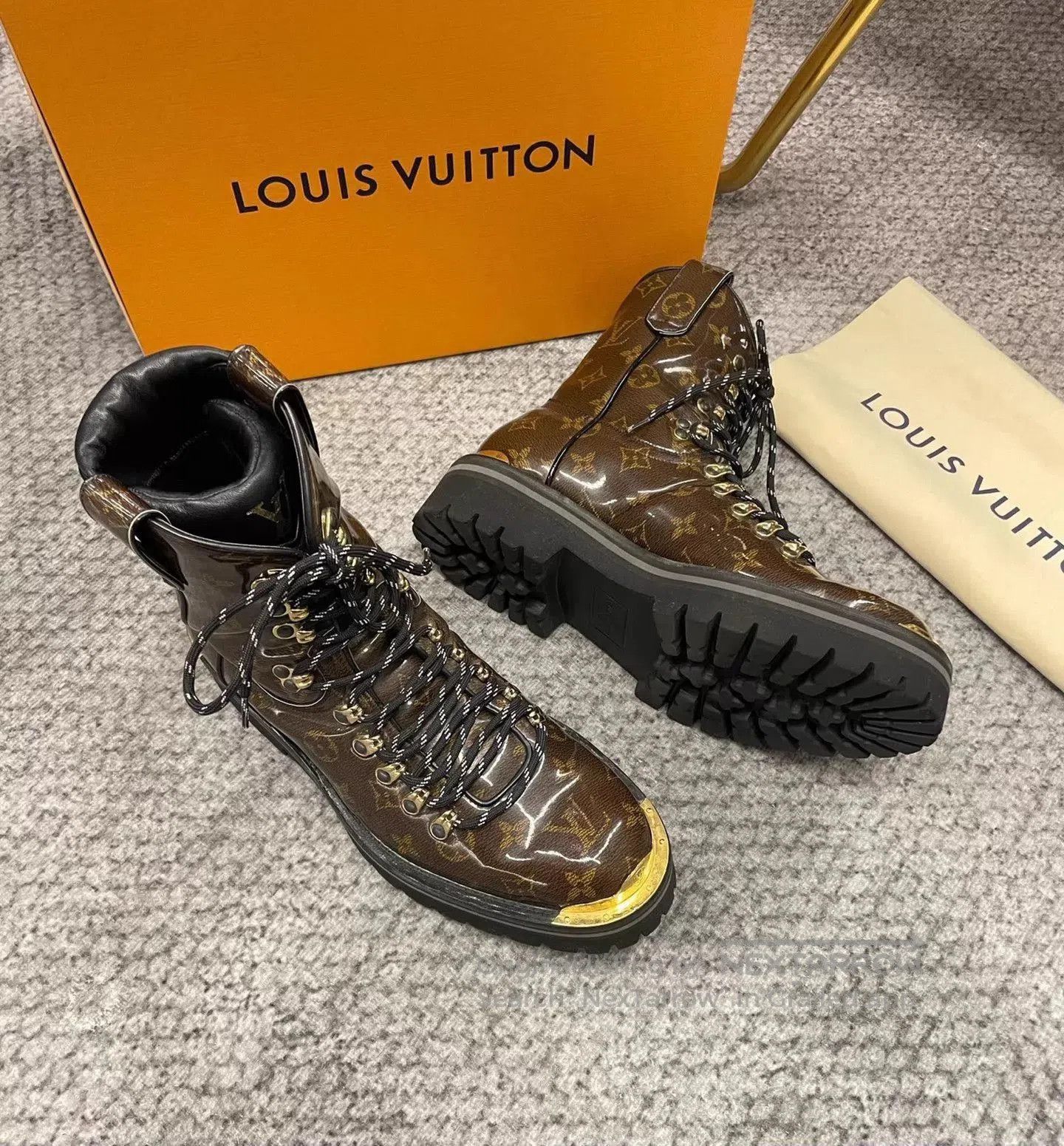 Louis Vuitton Brown Lace. Size US 8 / EU 41 - 5 Thumbnail