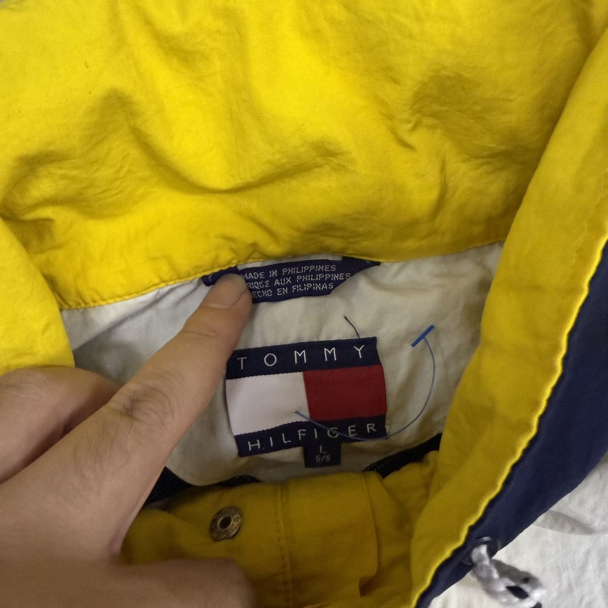 Tommy Hilfiger Vintage Tommy Hilfiger Spellout Windbreaker Jacket Size US L / EU 52-54 / 3 - 7 Thumbnail