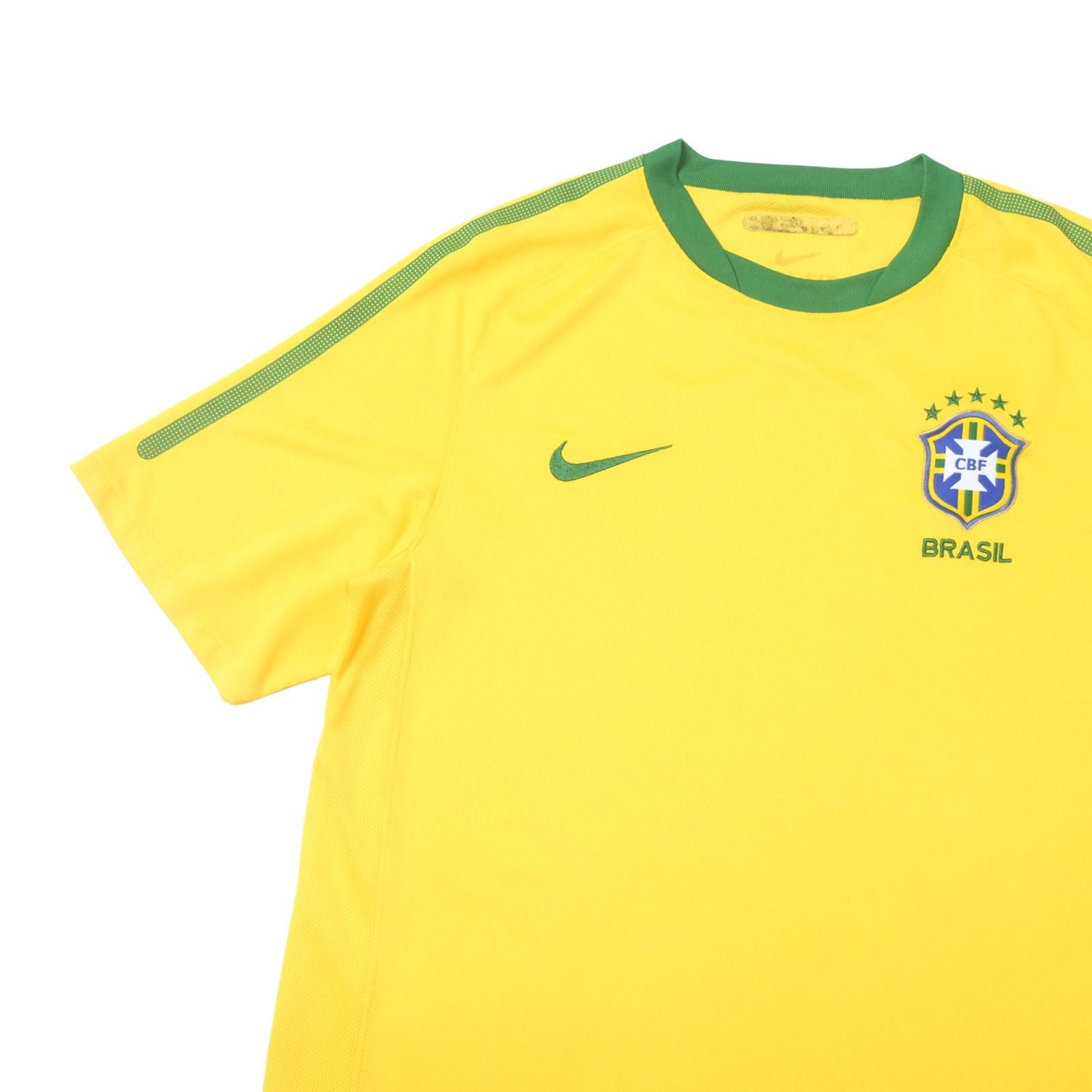Nike 2010/11 Brazil Home Shirt Nike (M/L) Size US M / EU 48-50 / 2 - 3 Thumbnail