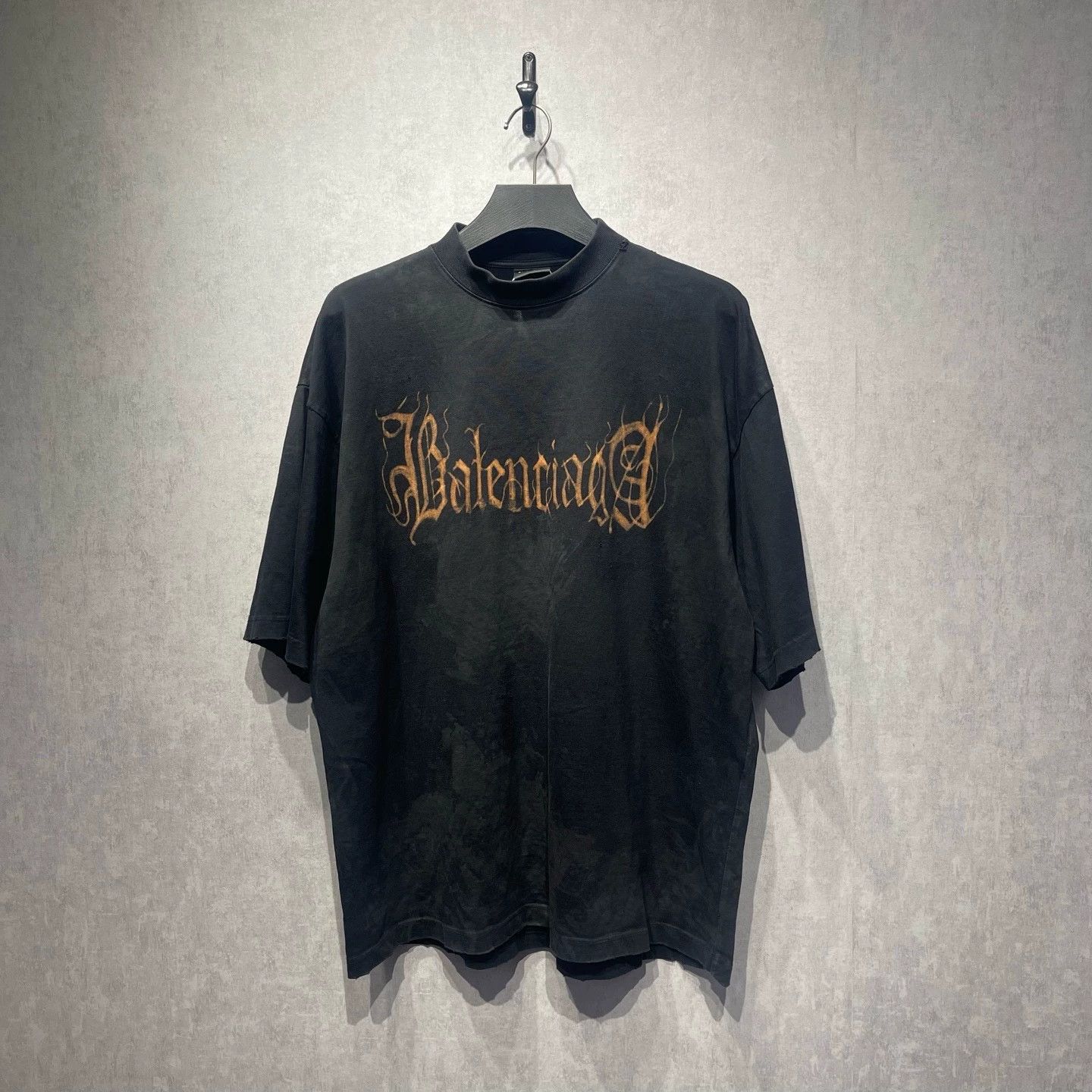 Balenciaga Sanskrit Logo Print T-Shirt - dmc