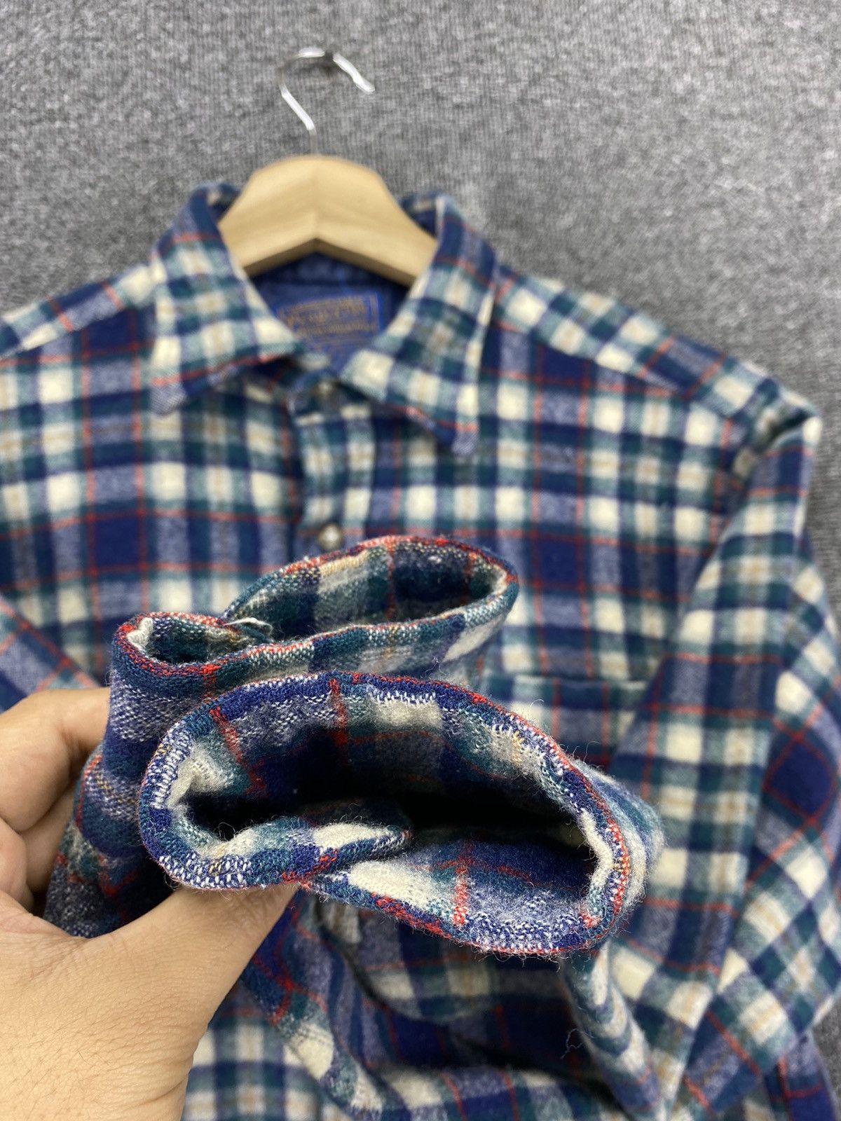 Pendleton Vintage Pendleton Wool Flannel Shadow Plaid Shirts Button Up Size M / US 6-8 / IT 42-44 - 9 Thumbnail