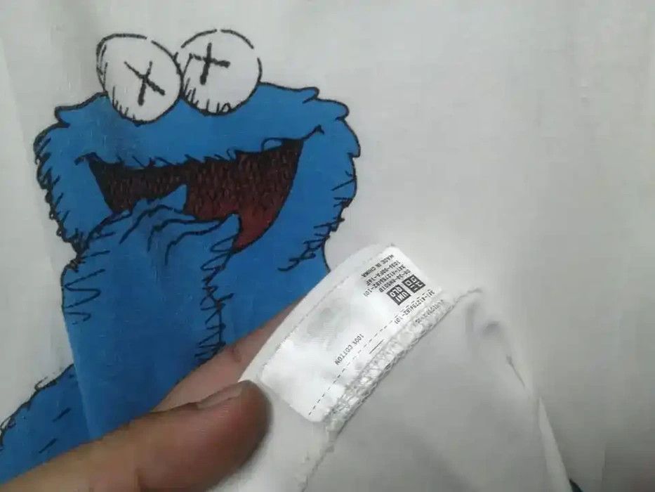 Japanese Brand Vintage Kaws Very Rare Size US XL / EU 56 / 4 - 5 Thumbnail