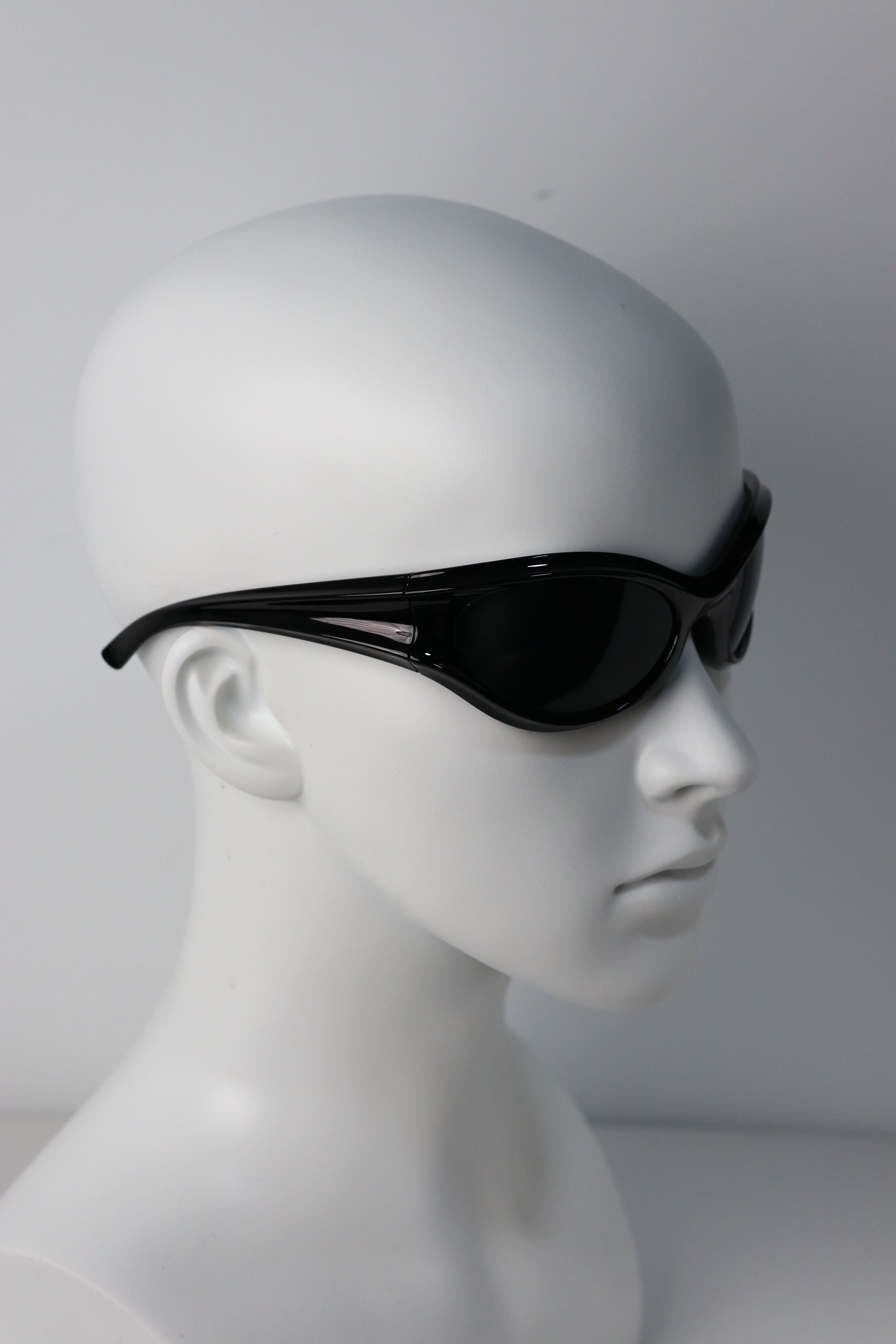 Japanese Brand Y2k Avant Garde Futuristic Round Black Sunglasses Unisex OS Size ONE SIZE - 5 Thumbnail