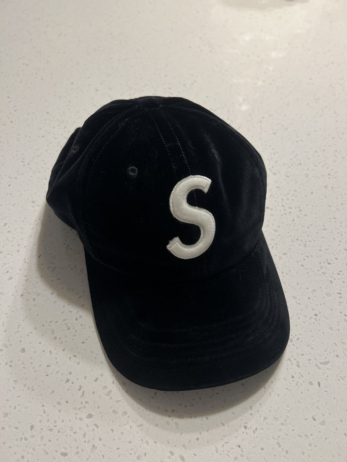 Supreme Supreme velvet S logo black FW20 Size ONE SIZE - 1 Thumbnail