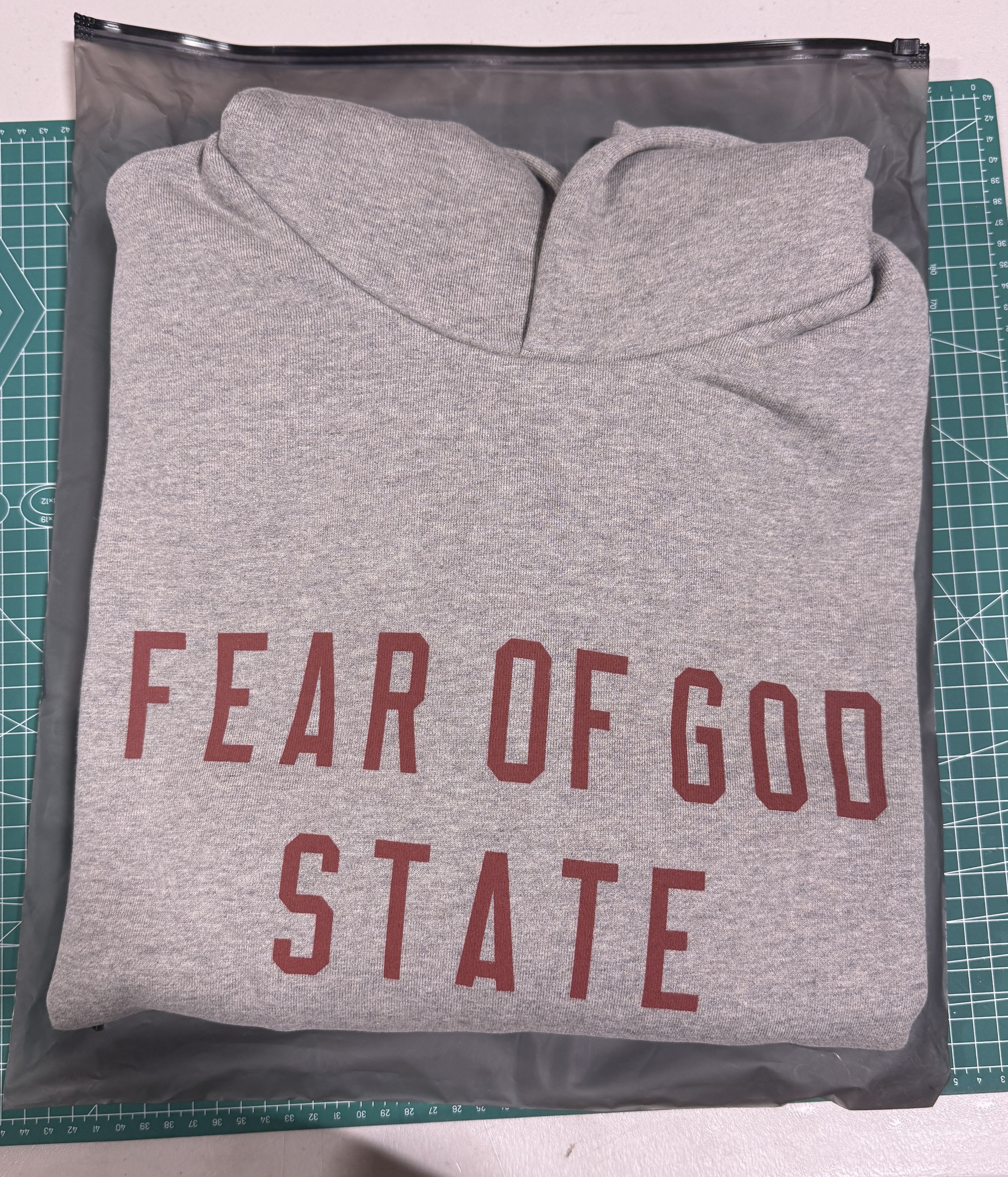 Fear of God 🔥Fear of God Essentials Fleece Hoodie Dark Heather Size M Size US M / EU 48-50 / 2 - 4 Thumbnail