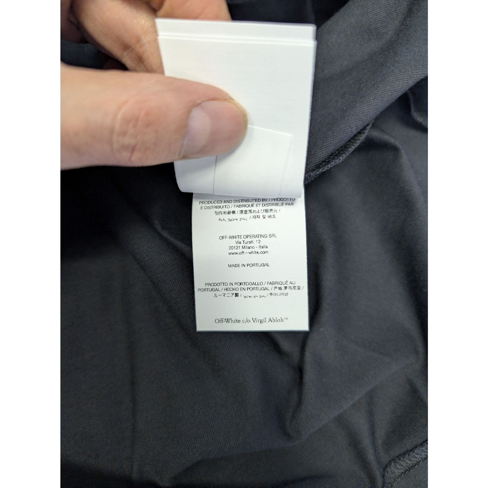Off-White o1rshd1 Spray Can Arrow Skate L/S T-Shirt in Black Size US XXL / EU 58 / 5 - 20 Thumbnail