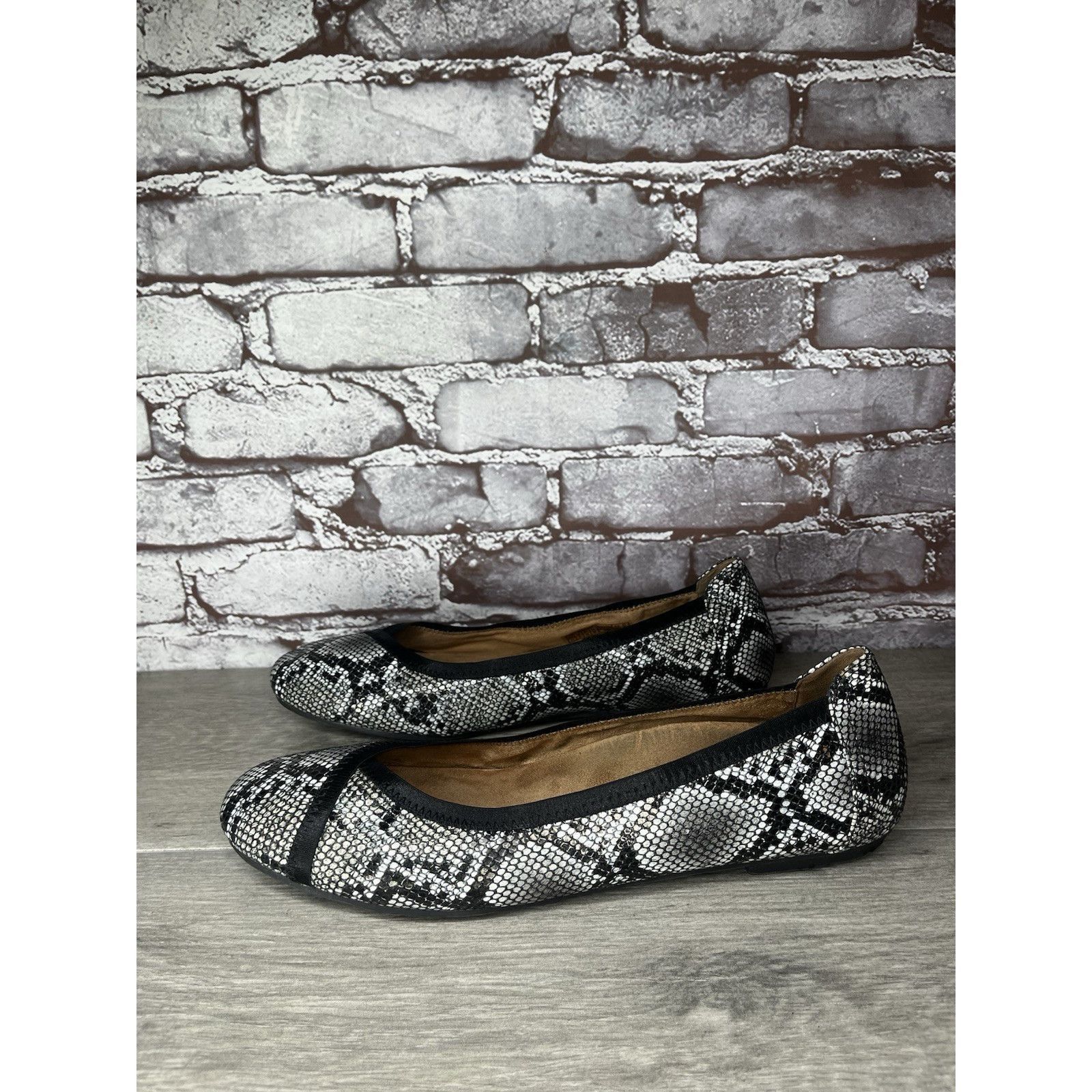 Etonic Vionic Carroll Snake Black White Ballet Slip On Flats Women Size US 11 / IT 41 - 1 Thumbnail