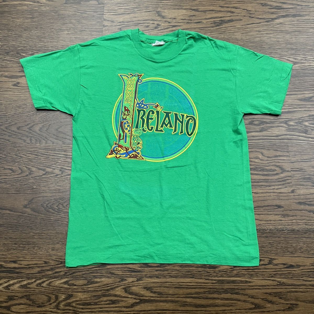 Vintage Vintage 90s Ireland tourist single stitch shirt Size US L / EU 52-54 / 3 - 1 Thumbnail