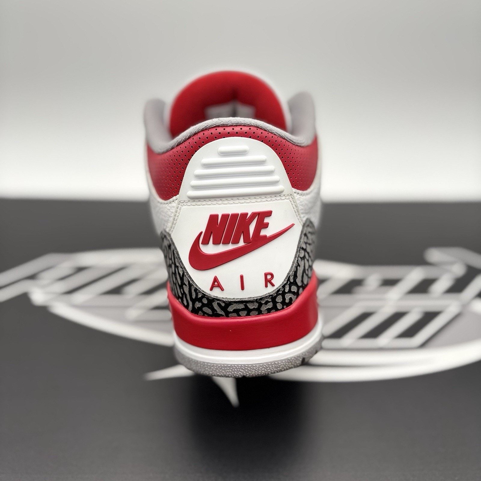 Jordan Brand Air Jordan 3 Retro Mid ' Fire Red ' | GREAT CONDITION! Size US 11.5 / EU 44-45 - 3 Thumbnail