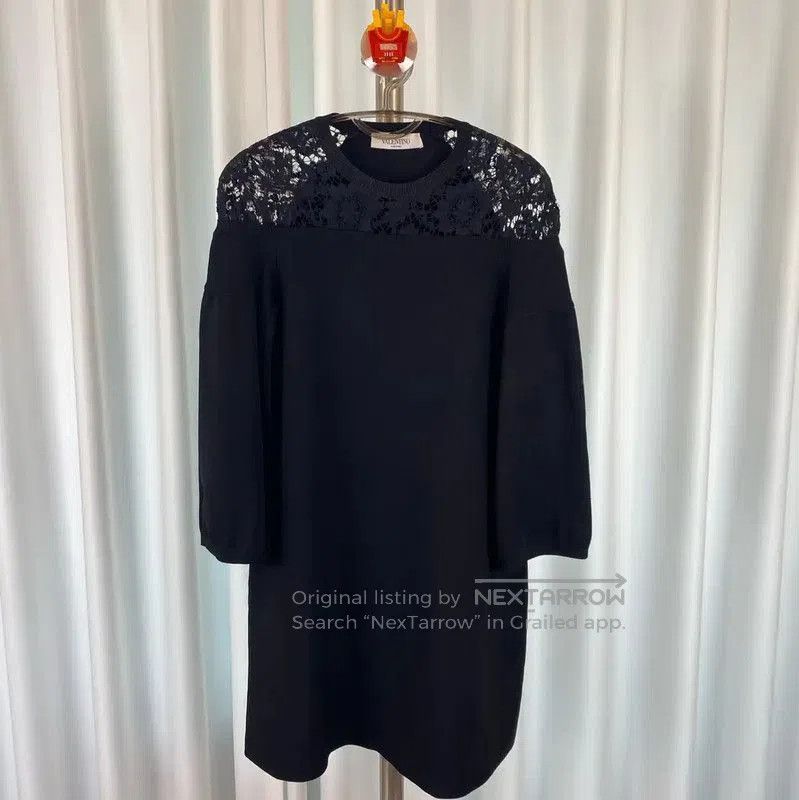 Valentino Valentino Black Knit Dress with Lace Details . Size M / US 6-8 / IT 42-44 - 1 Thumbnail