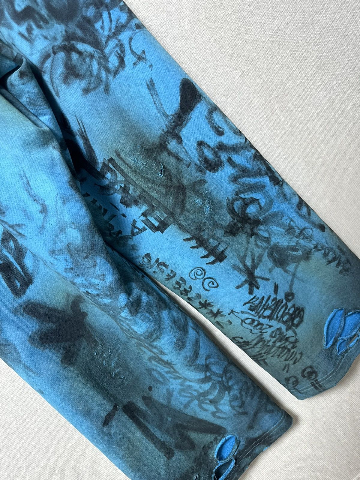 Balenciaga Balenciaga Skater Graffiti Sweatpants Blue Size US 32 / EU 48 - 6 Thumbnail