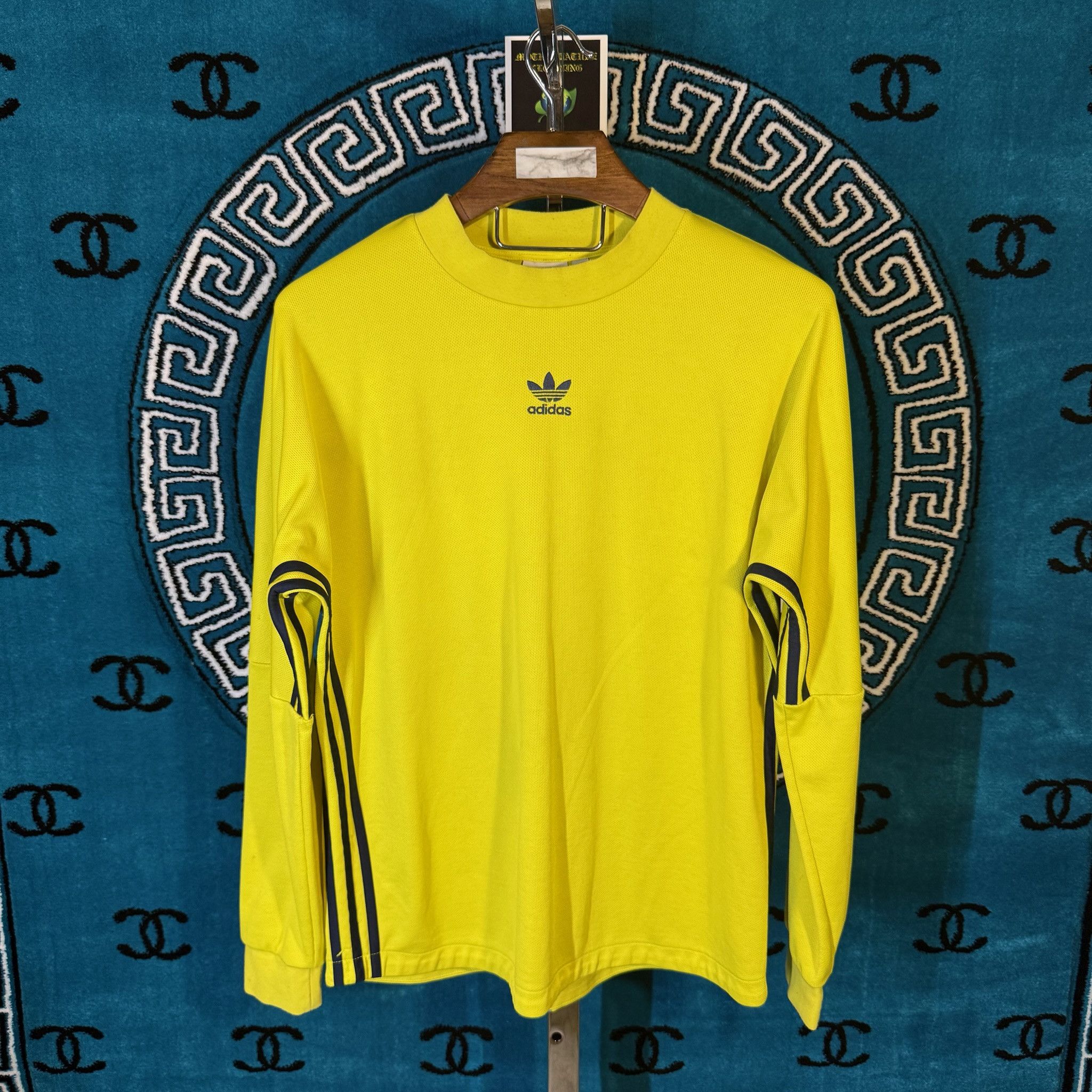 Adidas ICONIC THREE STRIPE MOTIF LONGSLEEVE Size US L / EU 52-54 / 3 - 2 Thumbnail