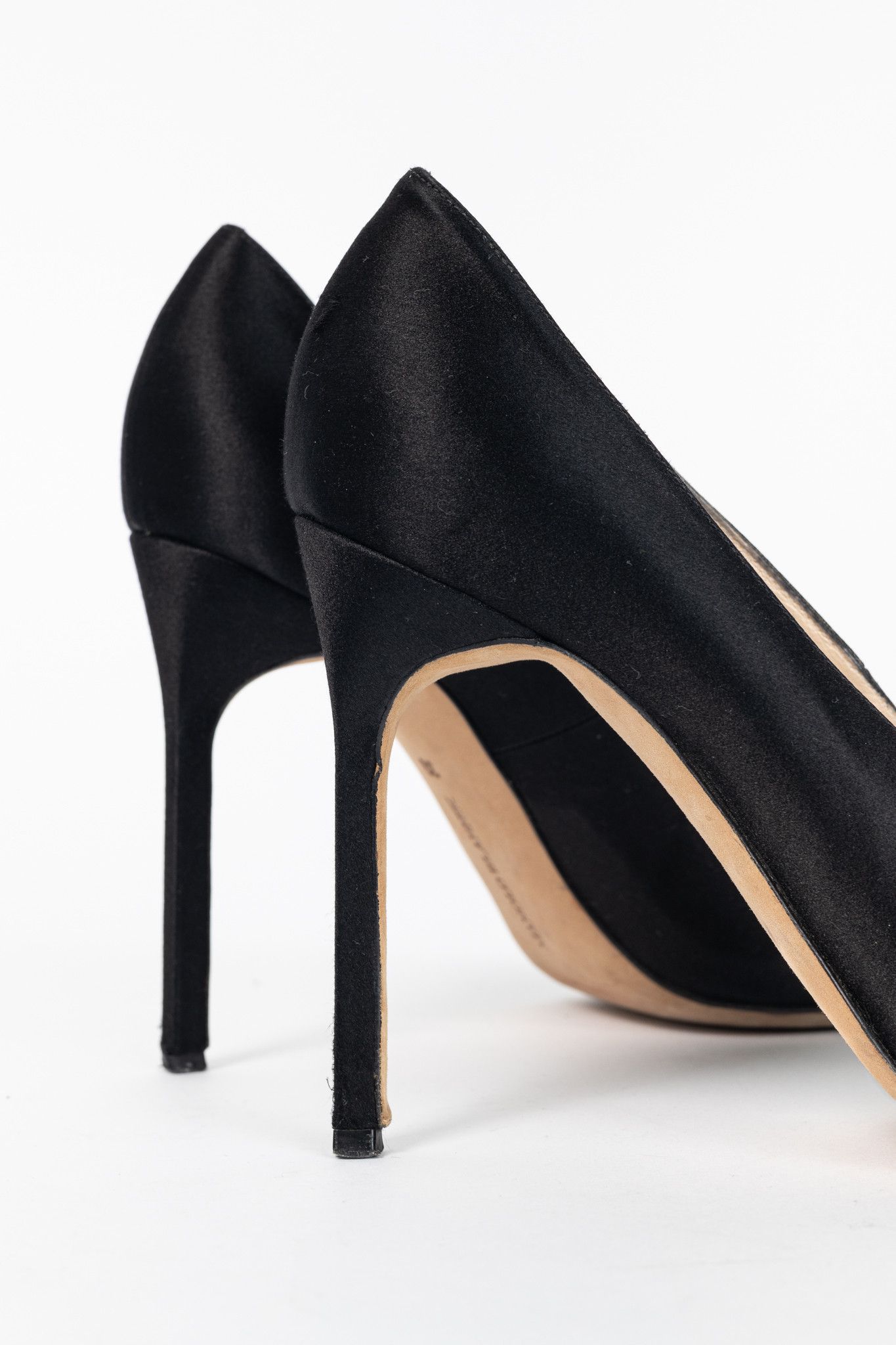 Manolo Blahnik Manolo Blahnik BB Black Satin Pointed-Toe Heels Size US 8.5 / IT 38.5 - 8 Thumbnail